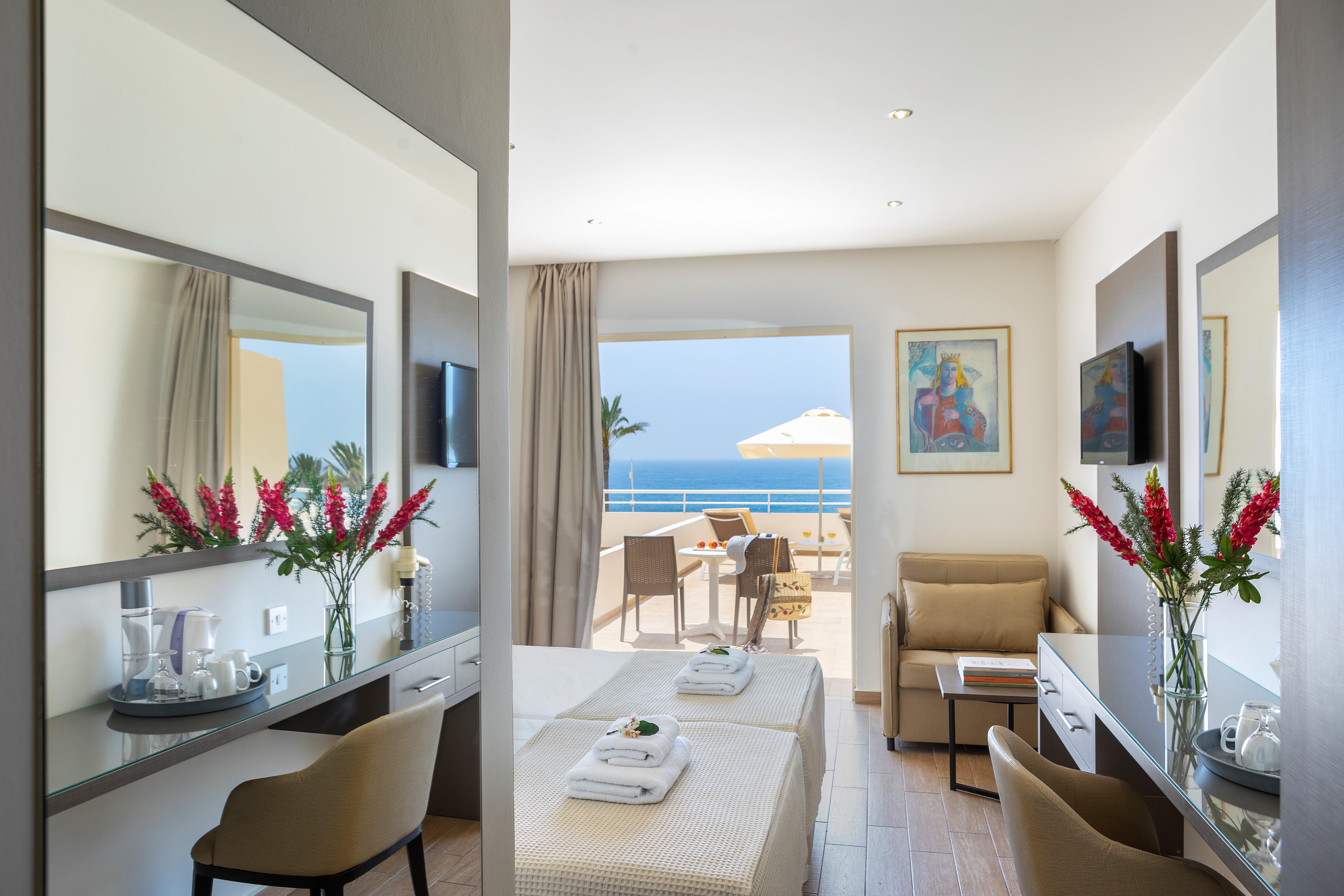 Queens Bay Hotel Kissonerga