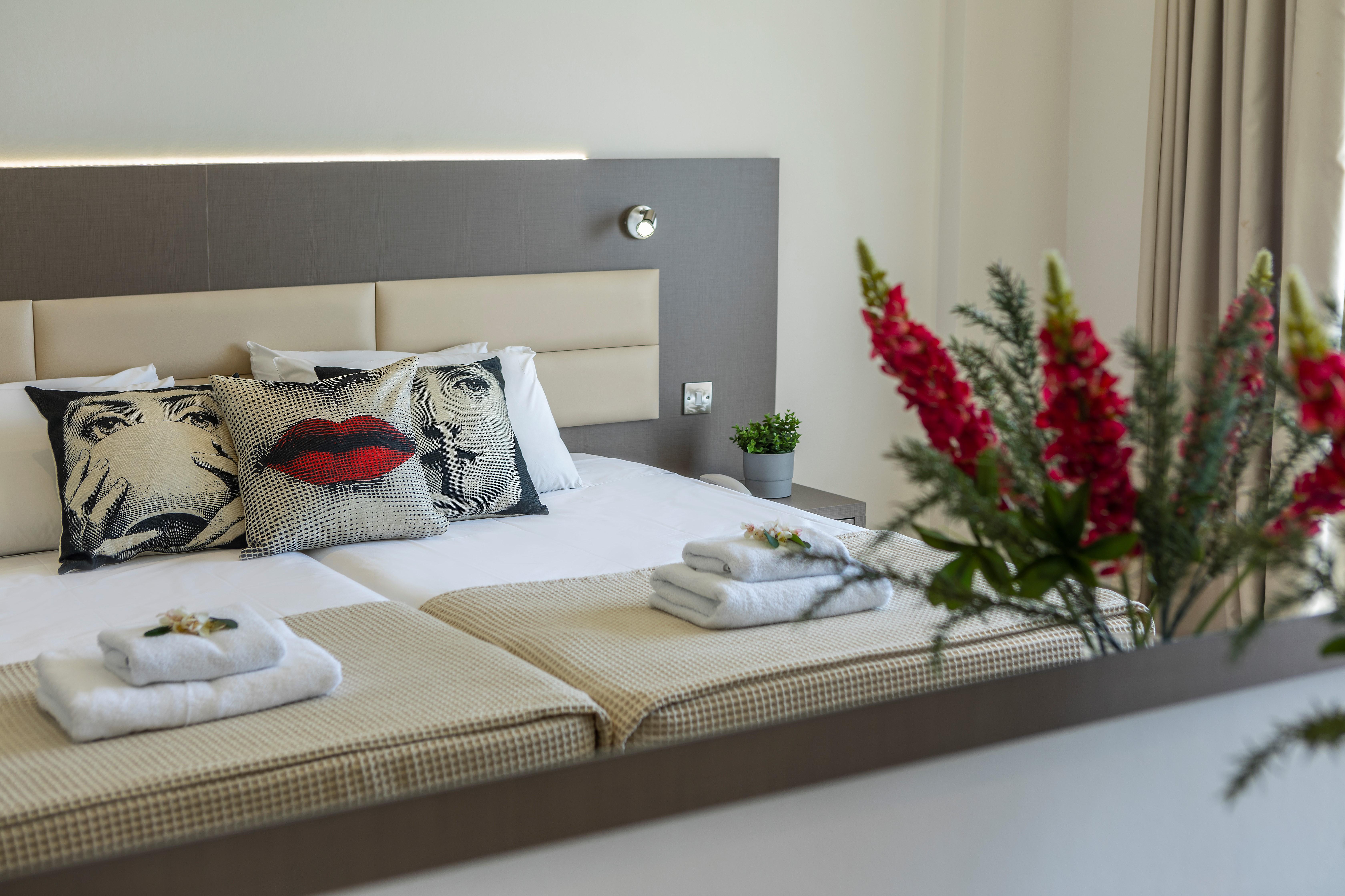 Queens Bay 4* Kissonerga