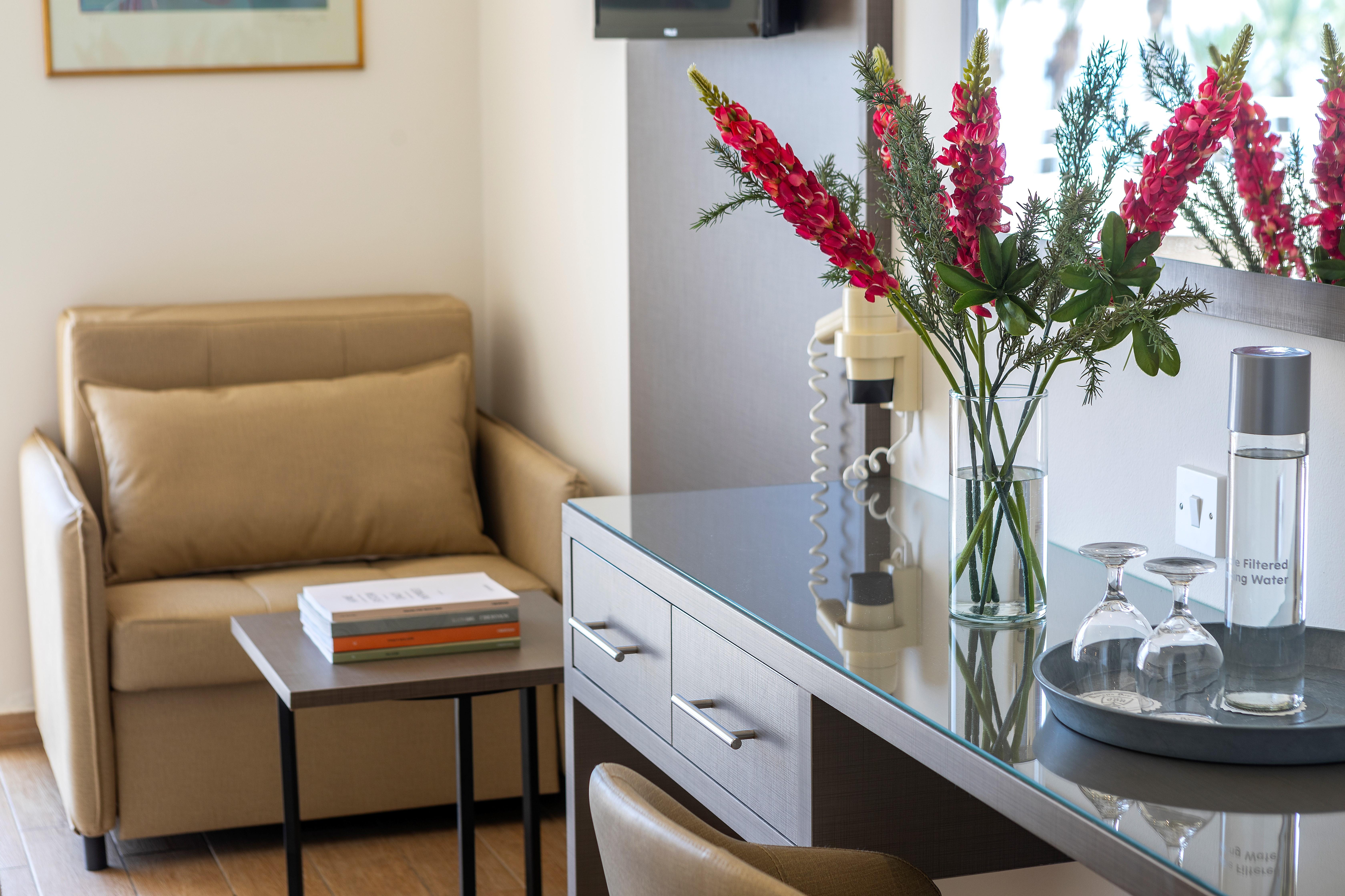 Queens Bay Hotel 4*