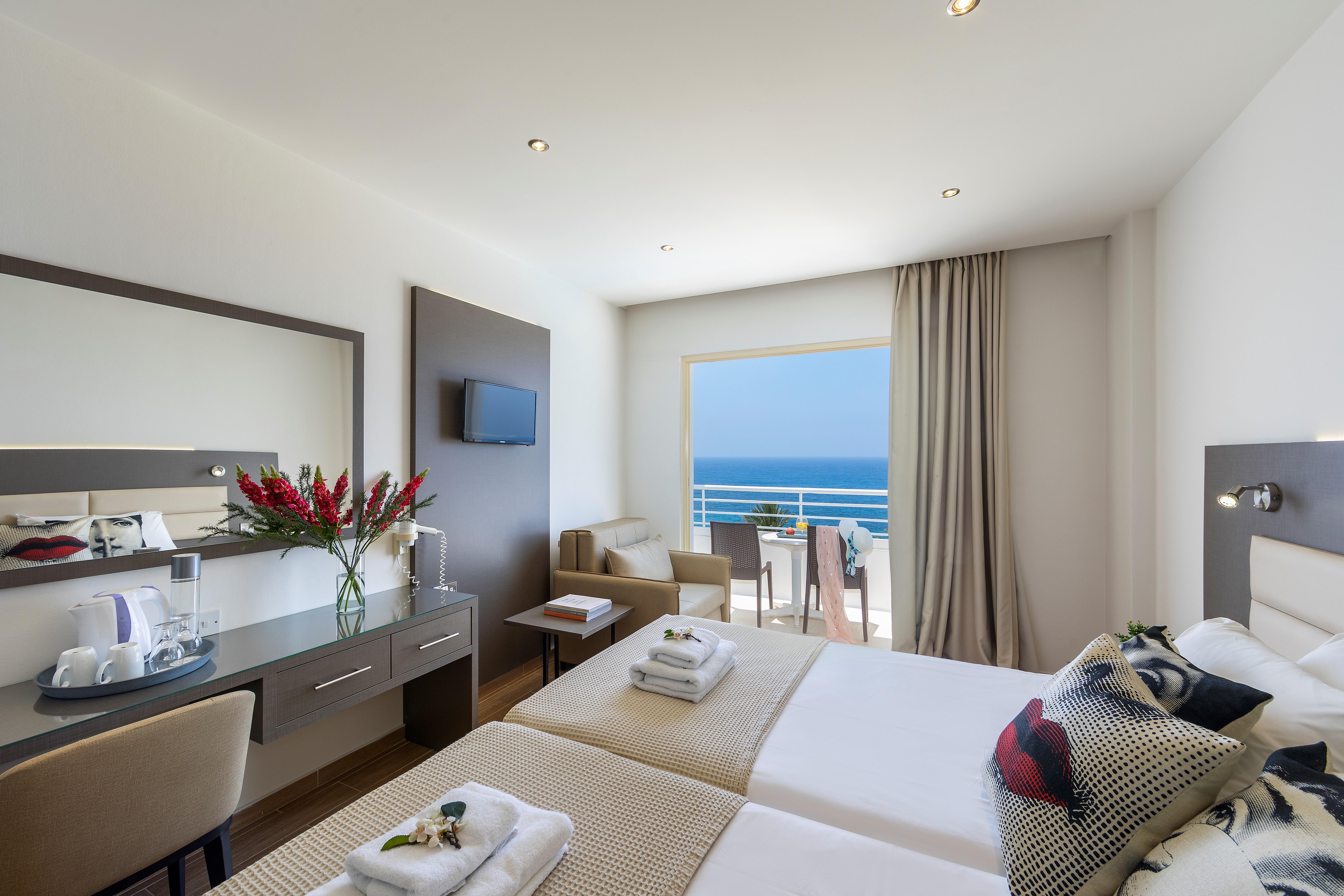 Queens Bay 4*
