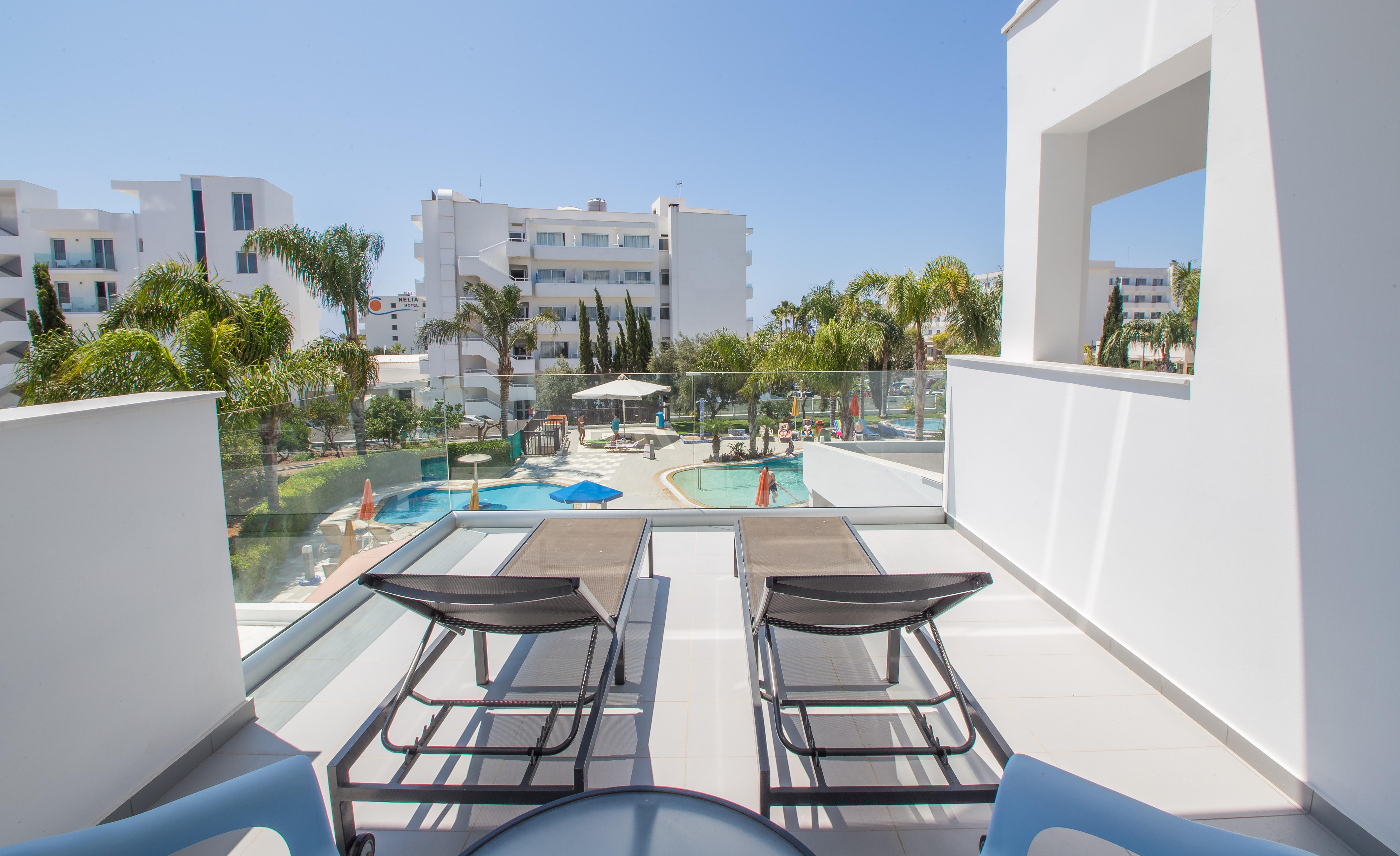 Anesis Hotel 3*