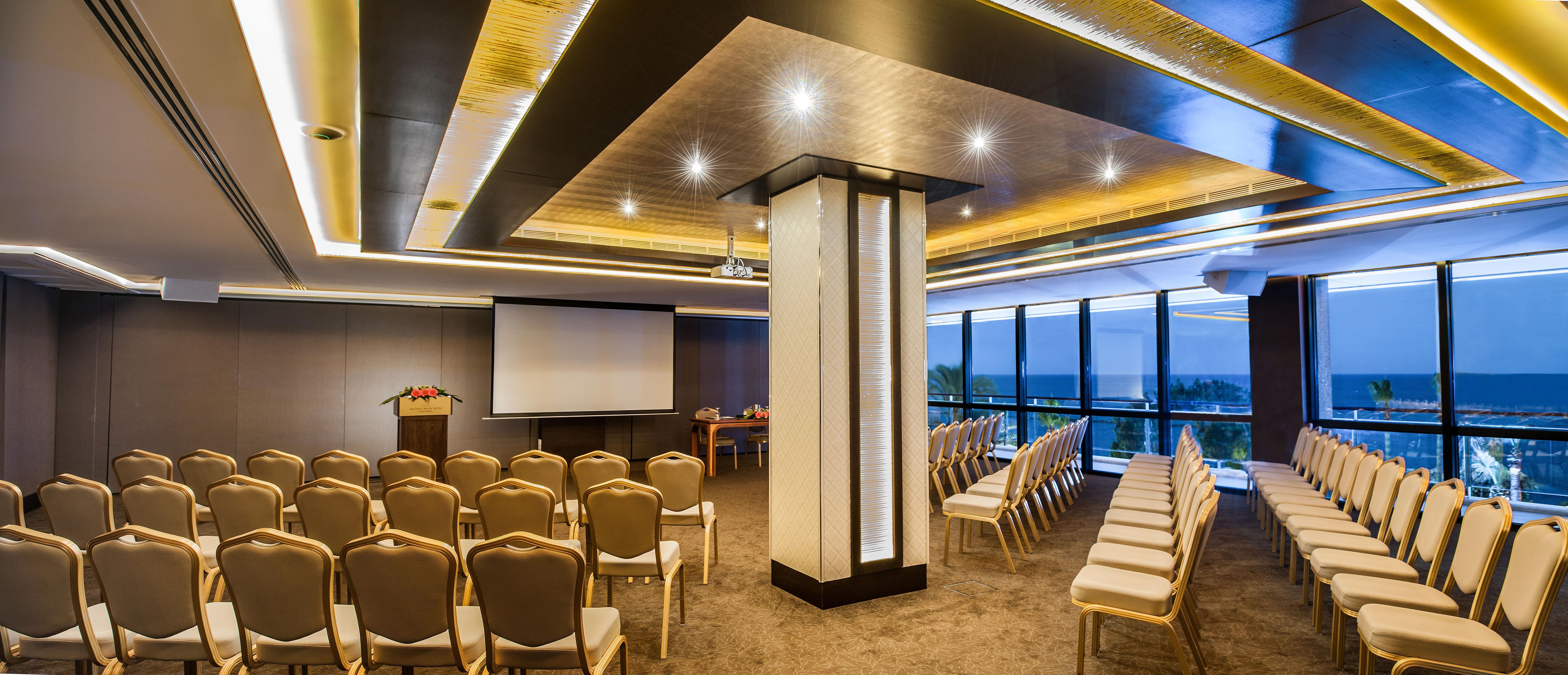 Hotel Amathus 5*