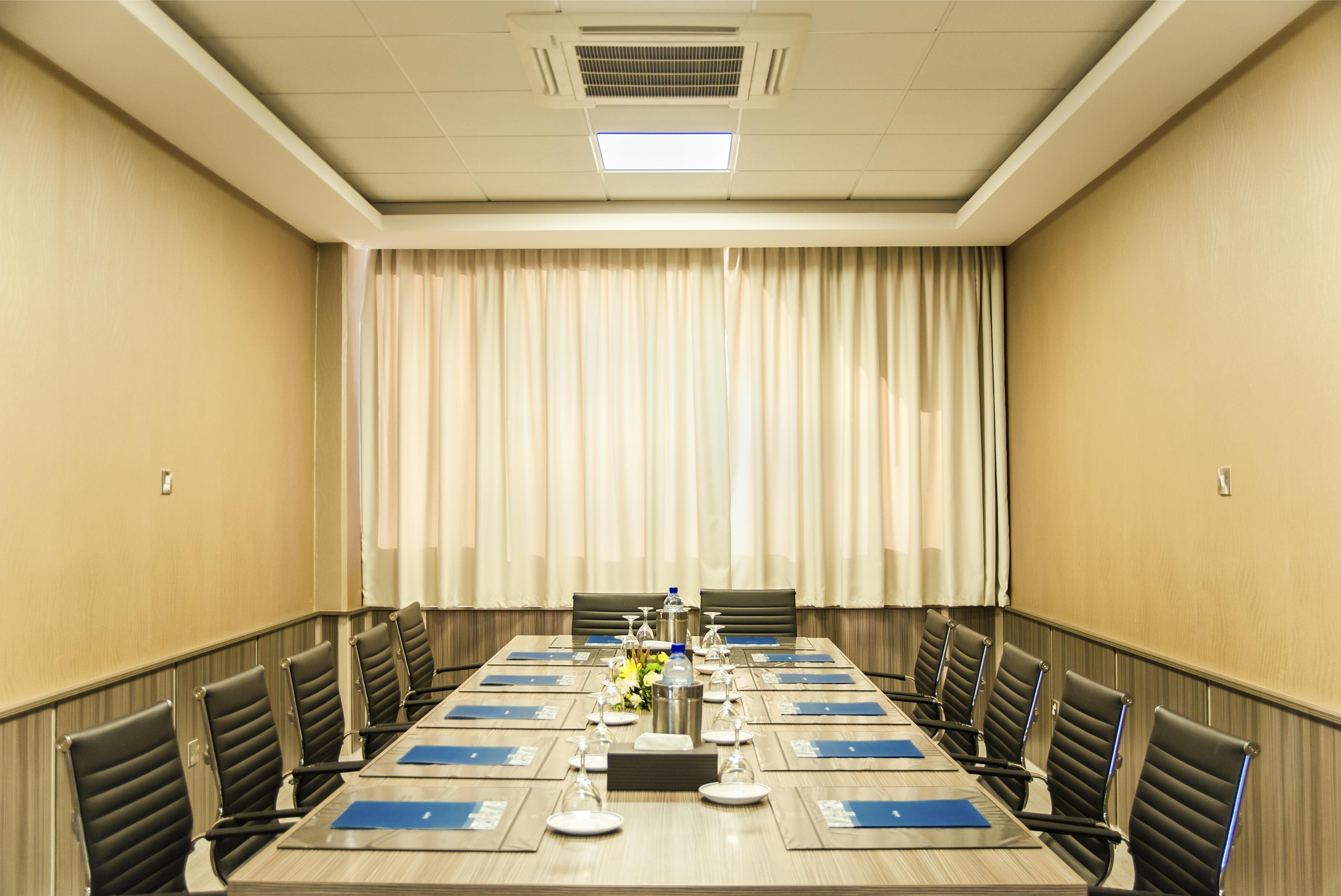 Ajax Hotel 4*