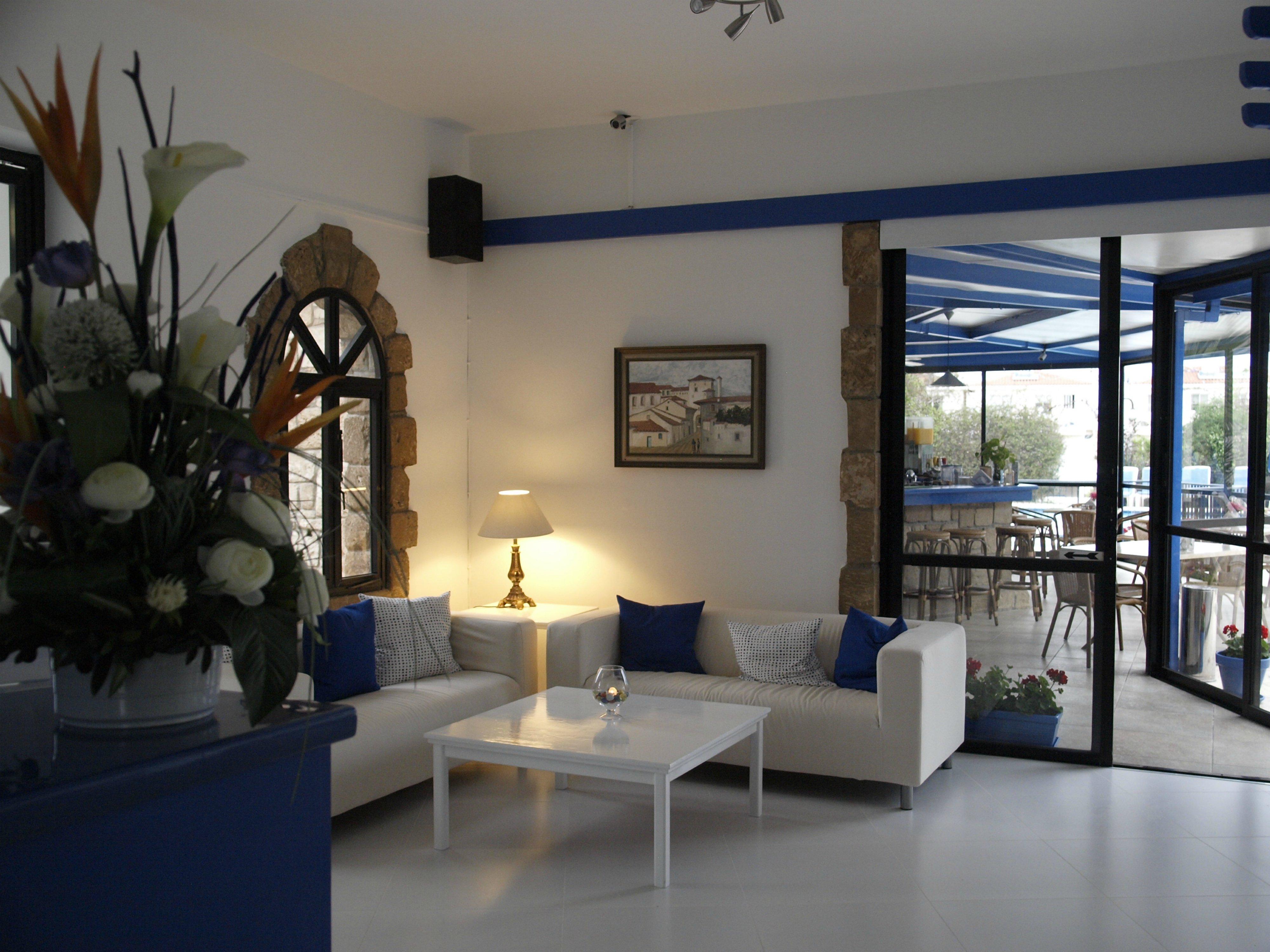 Hilltop Gardens 3*