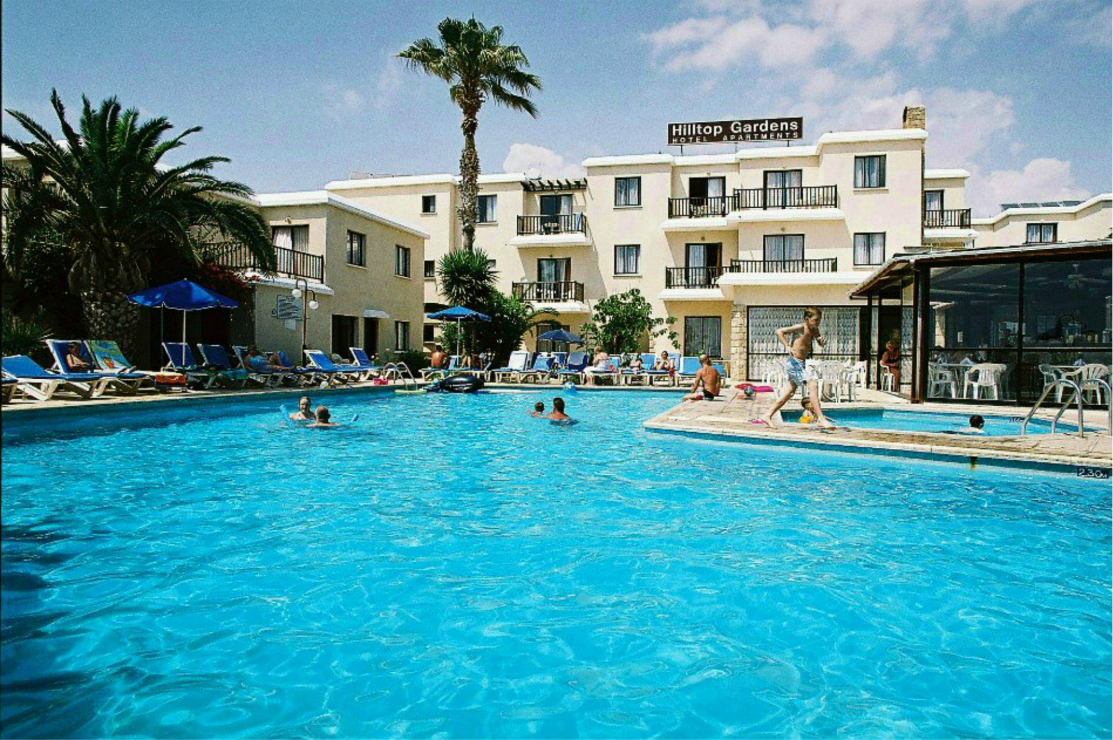 Hilltop Gardens 3*