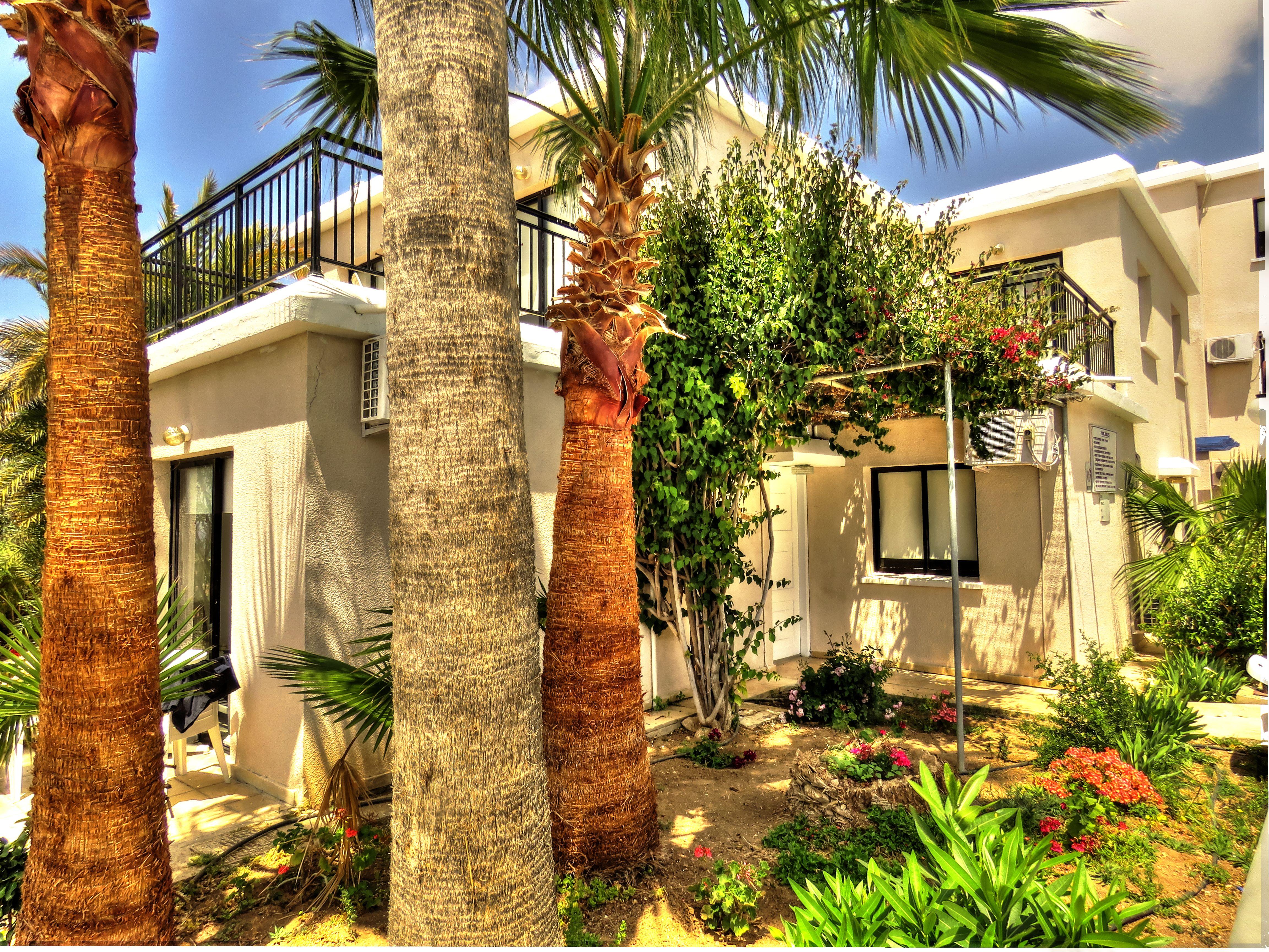 Hilltop Gardens Aparthotel