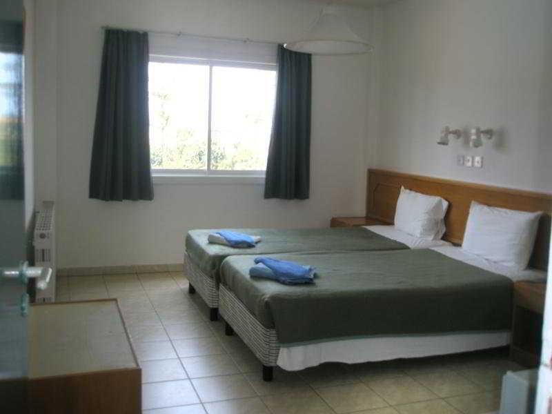 Aparthotel Debbiexenia 3*