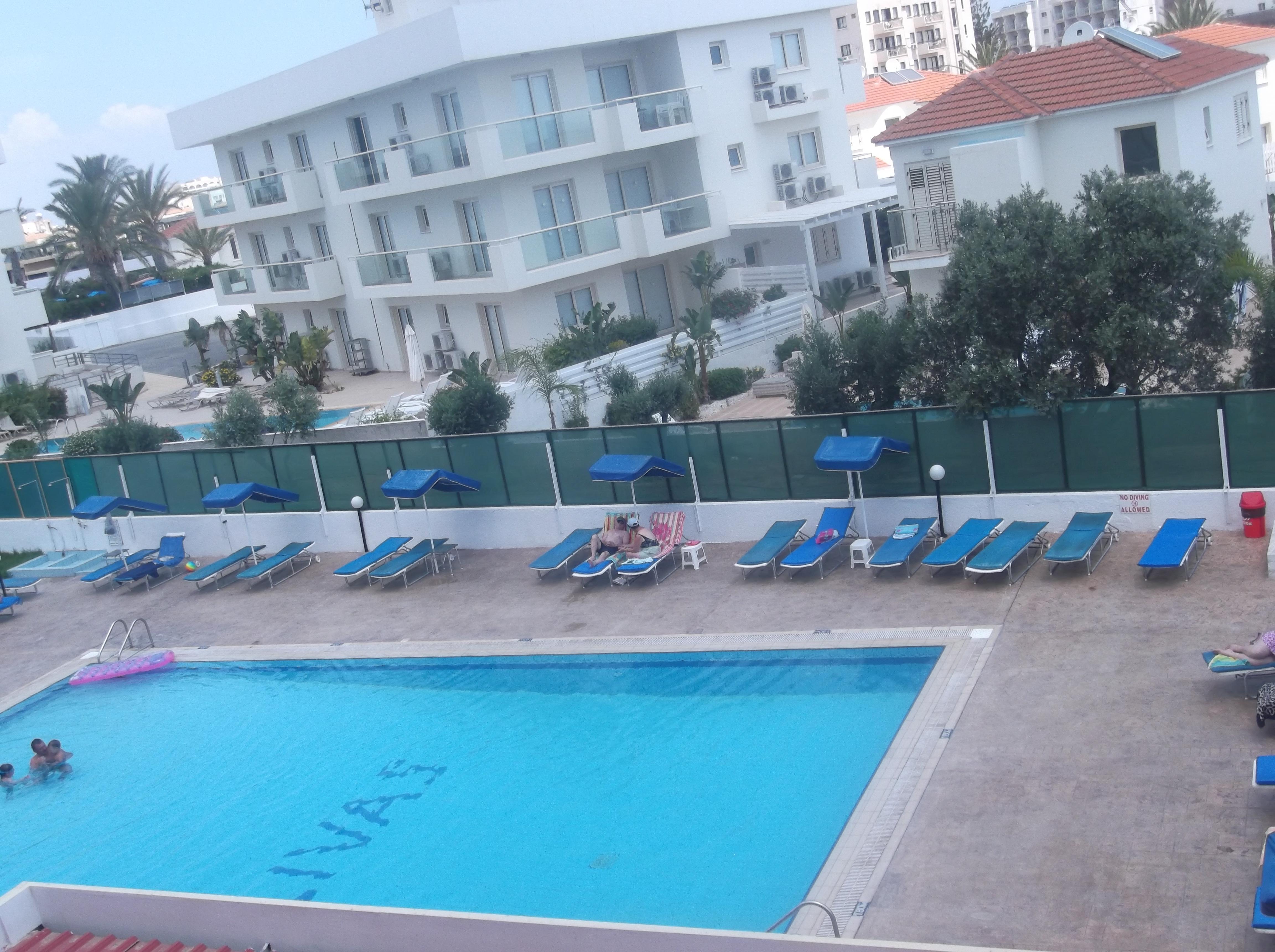 Aparthotel Livas 3*