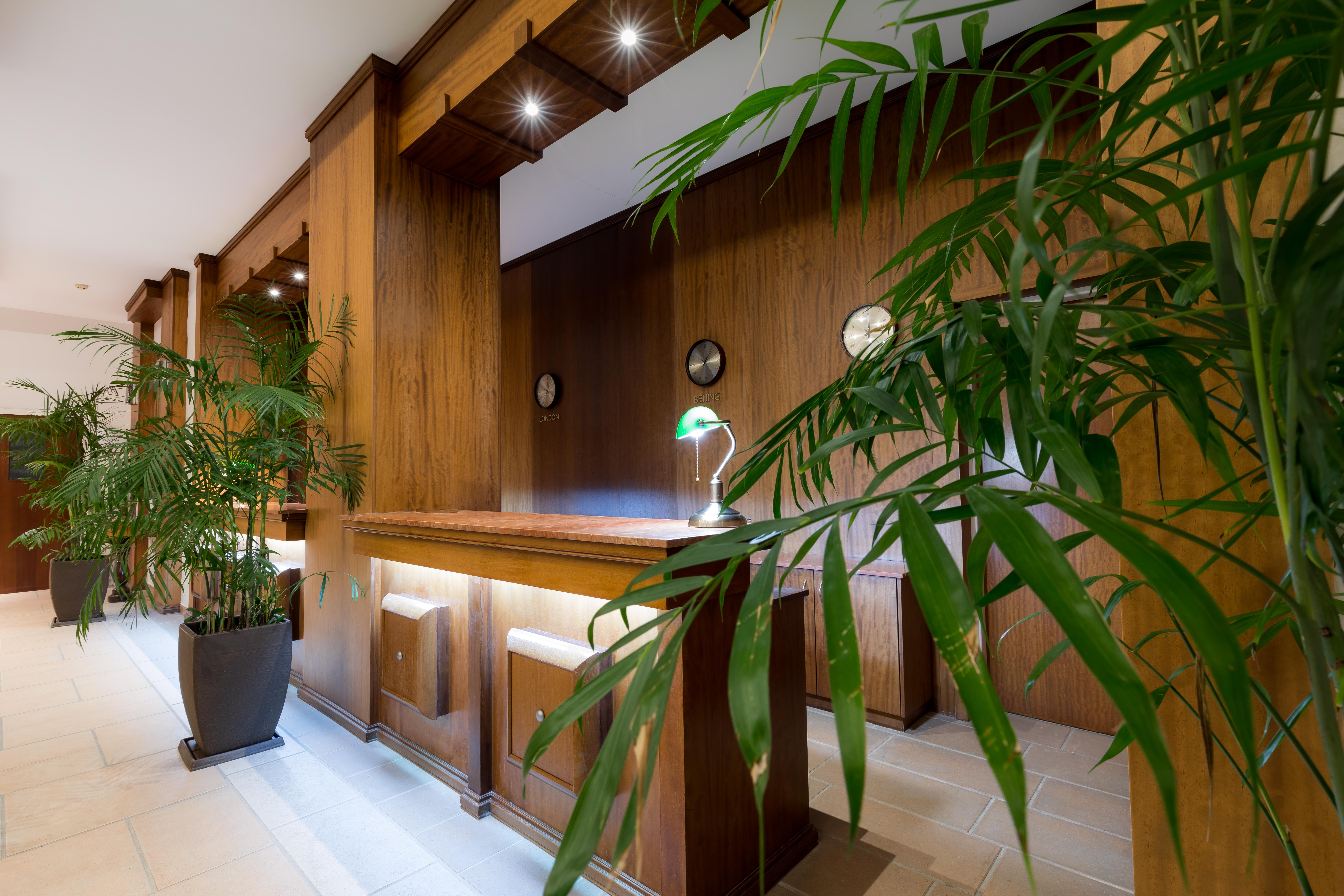 Iris Hotel 3*