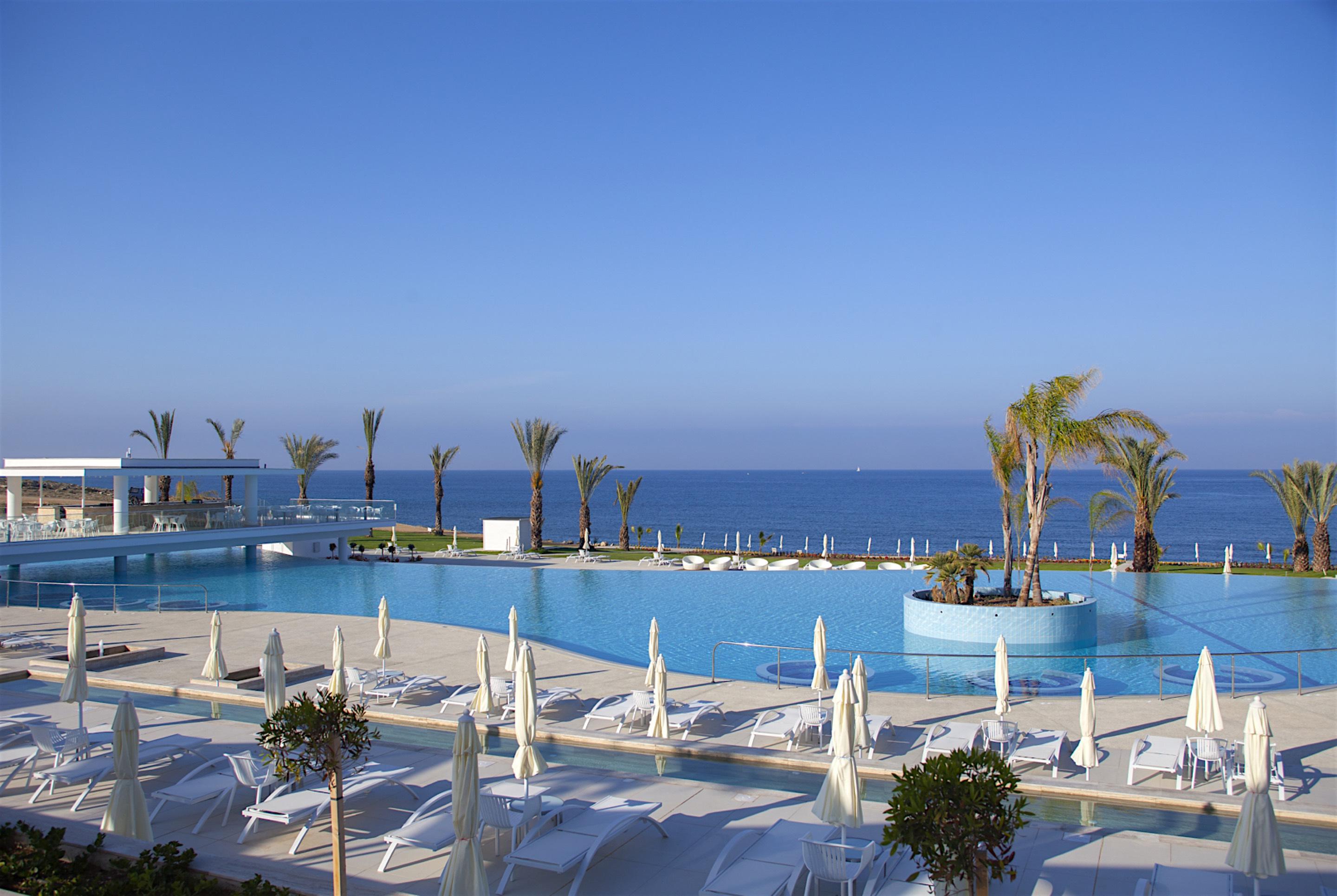 King Evelthon & Resort Klorakas