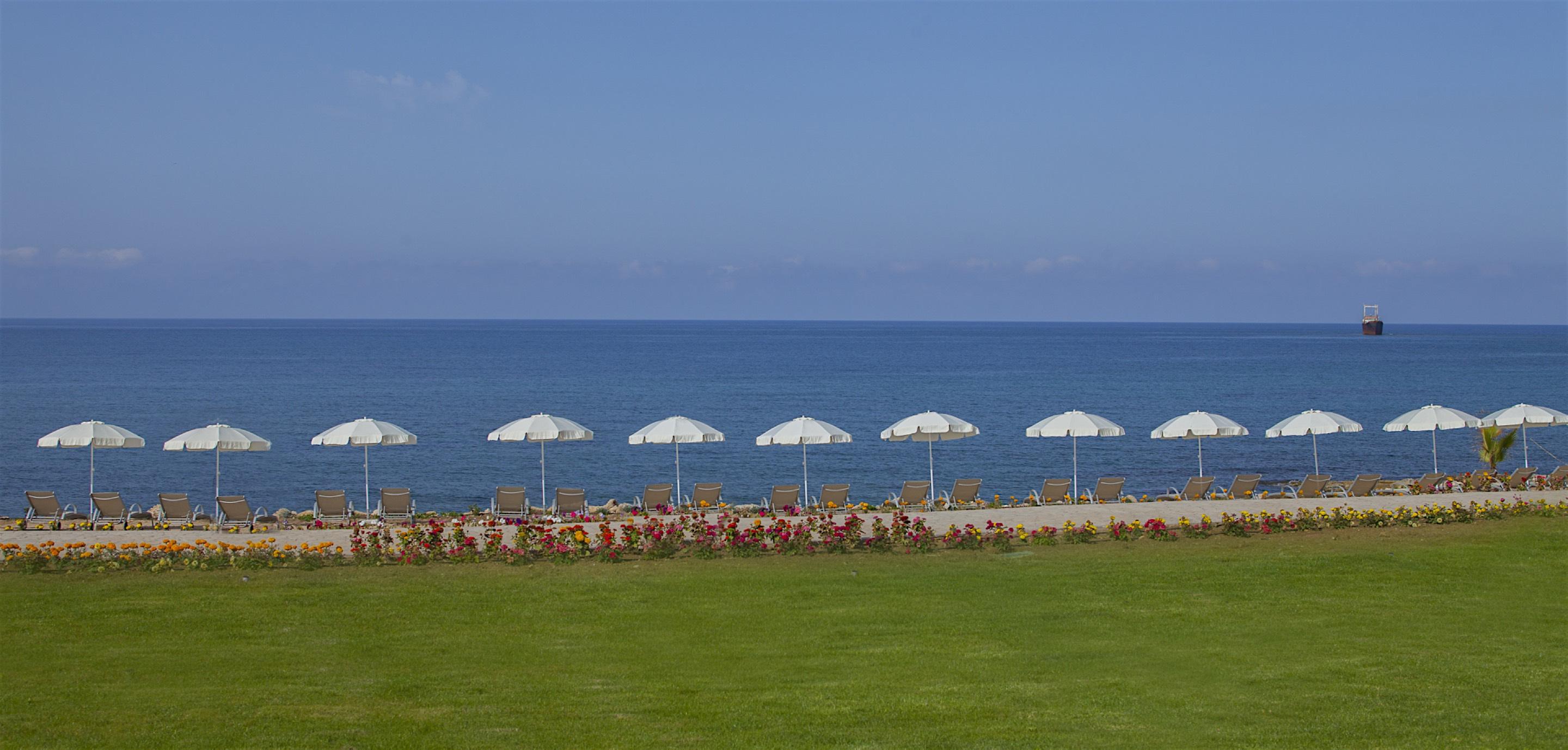 King Evelthon & Resort Klorakas