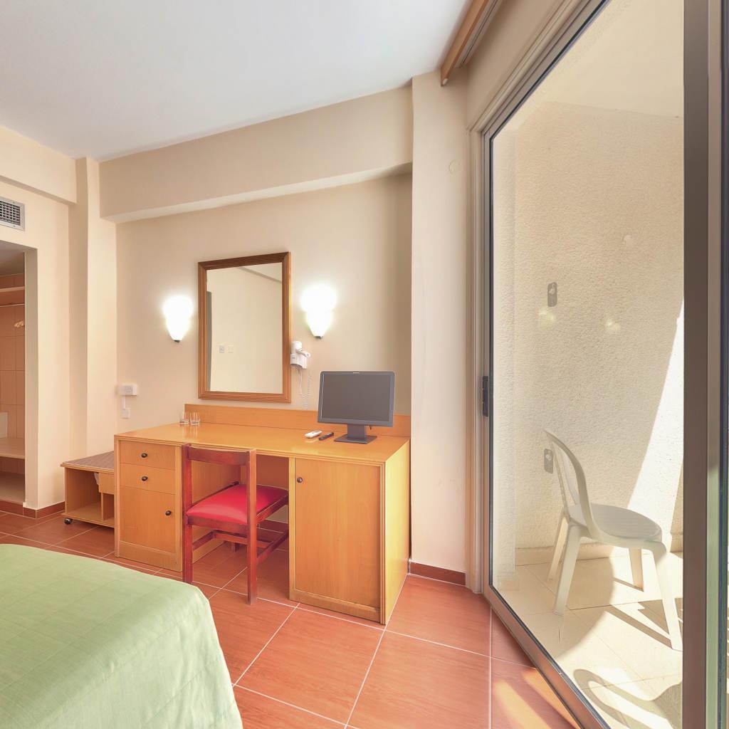 Flamingo 3*