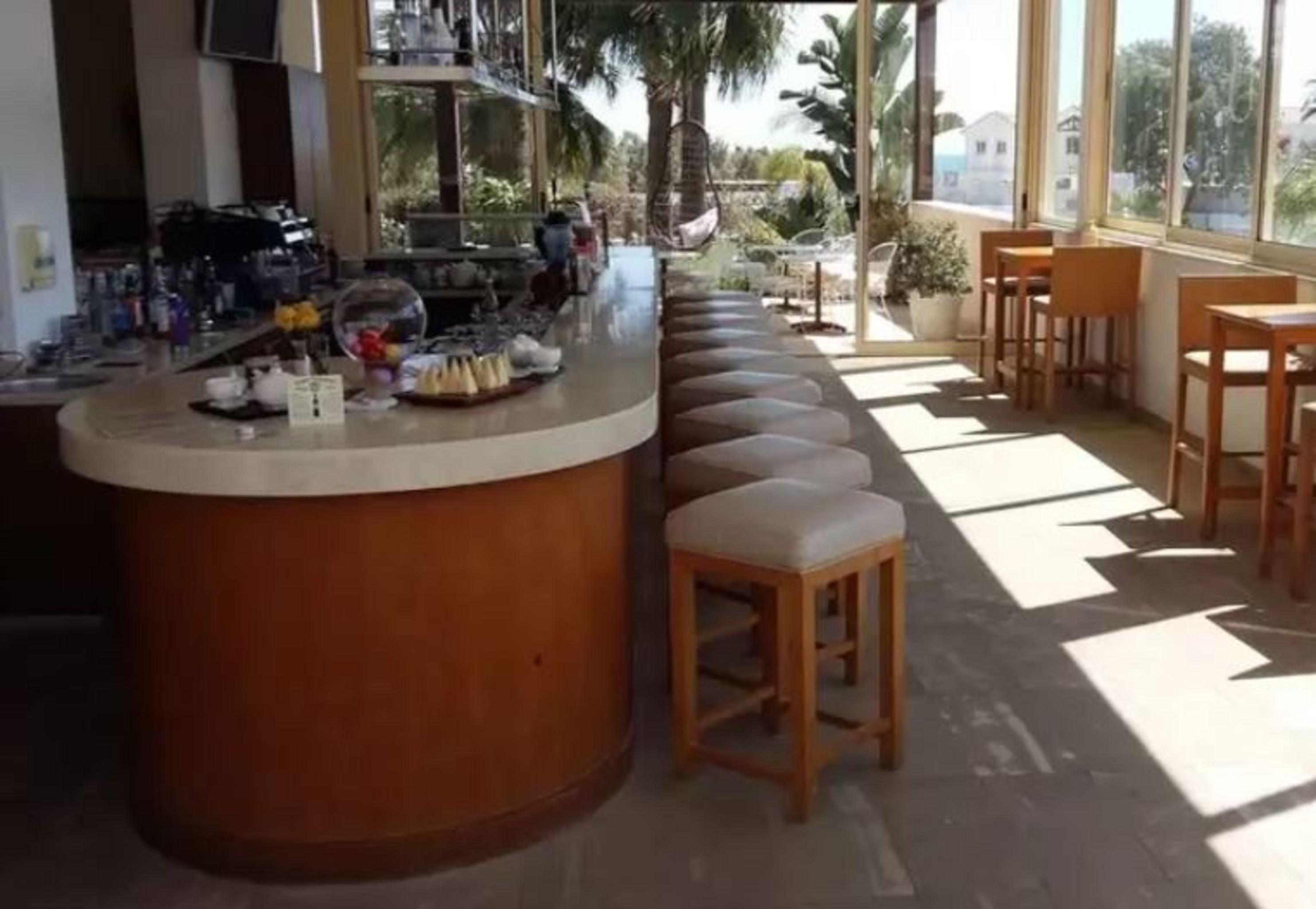 E-hotel Larnaca & Perivolia