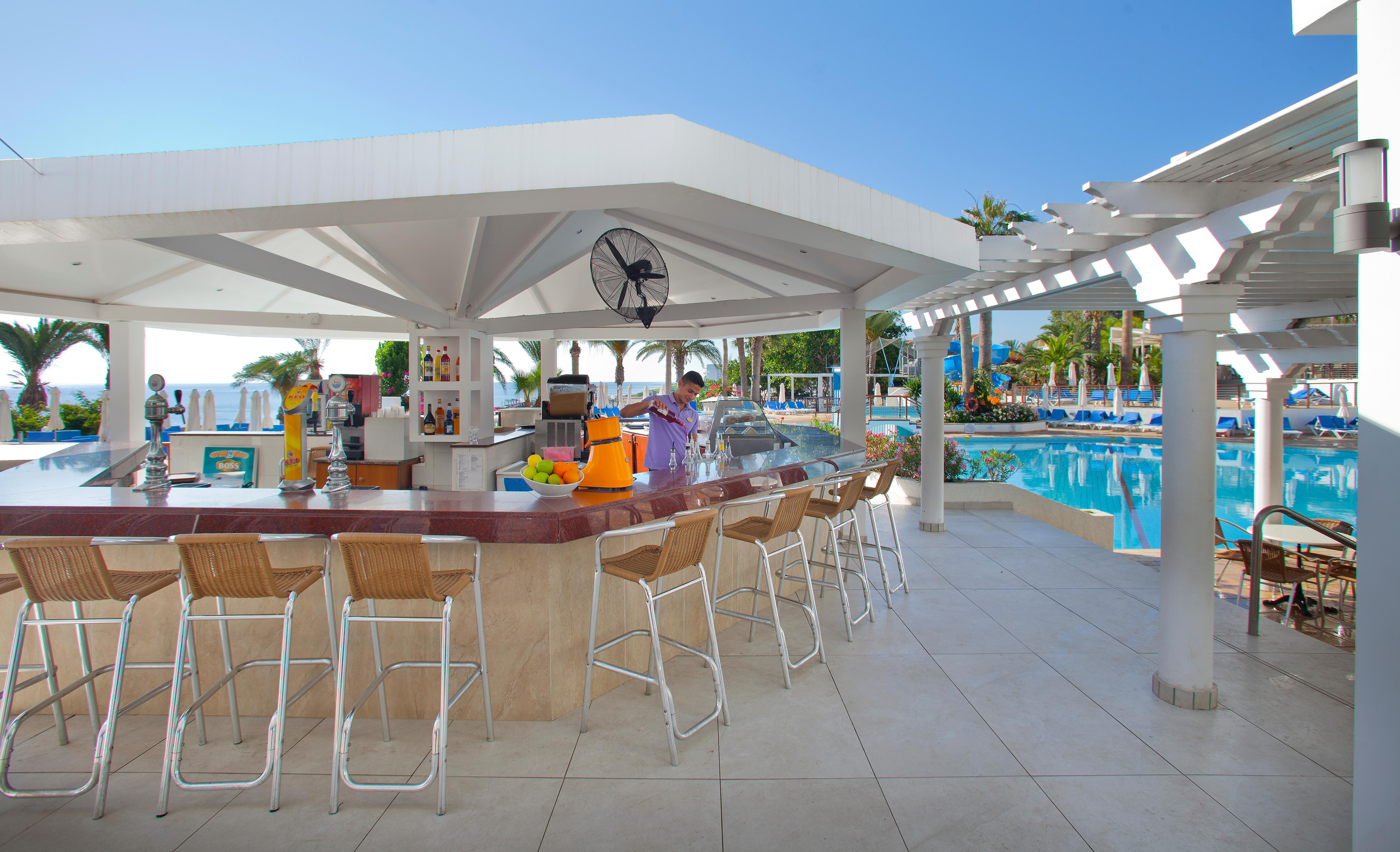 Golden Coast 4*