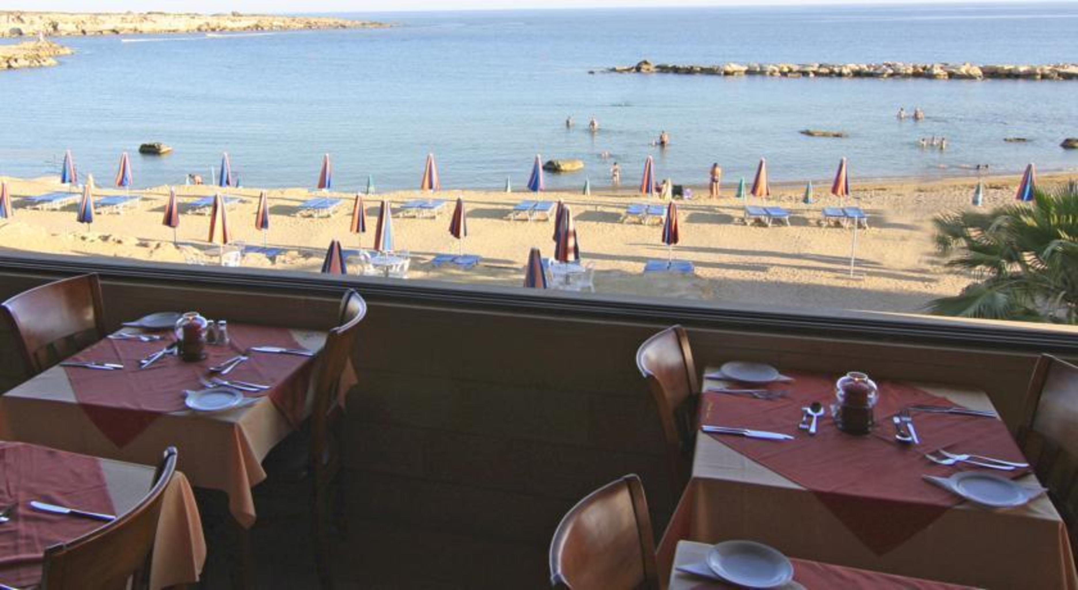 Corallia 3*