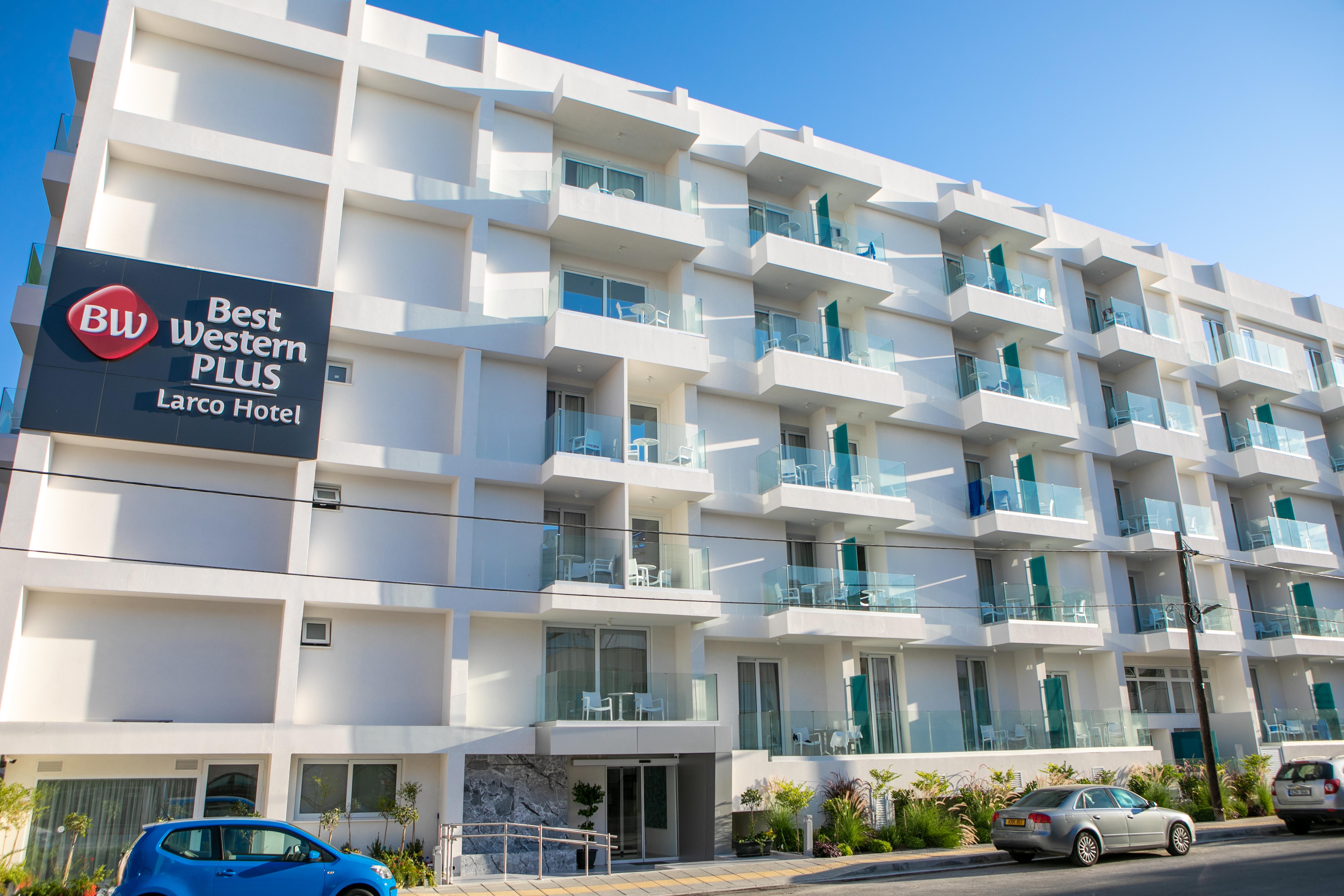 Western Larco 4*