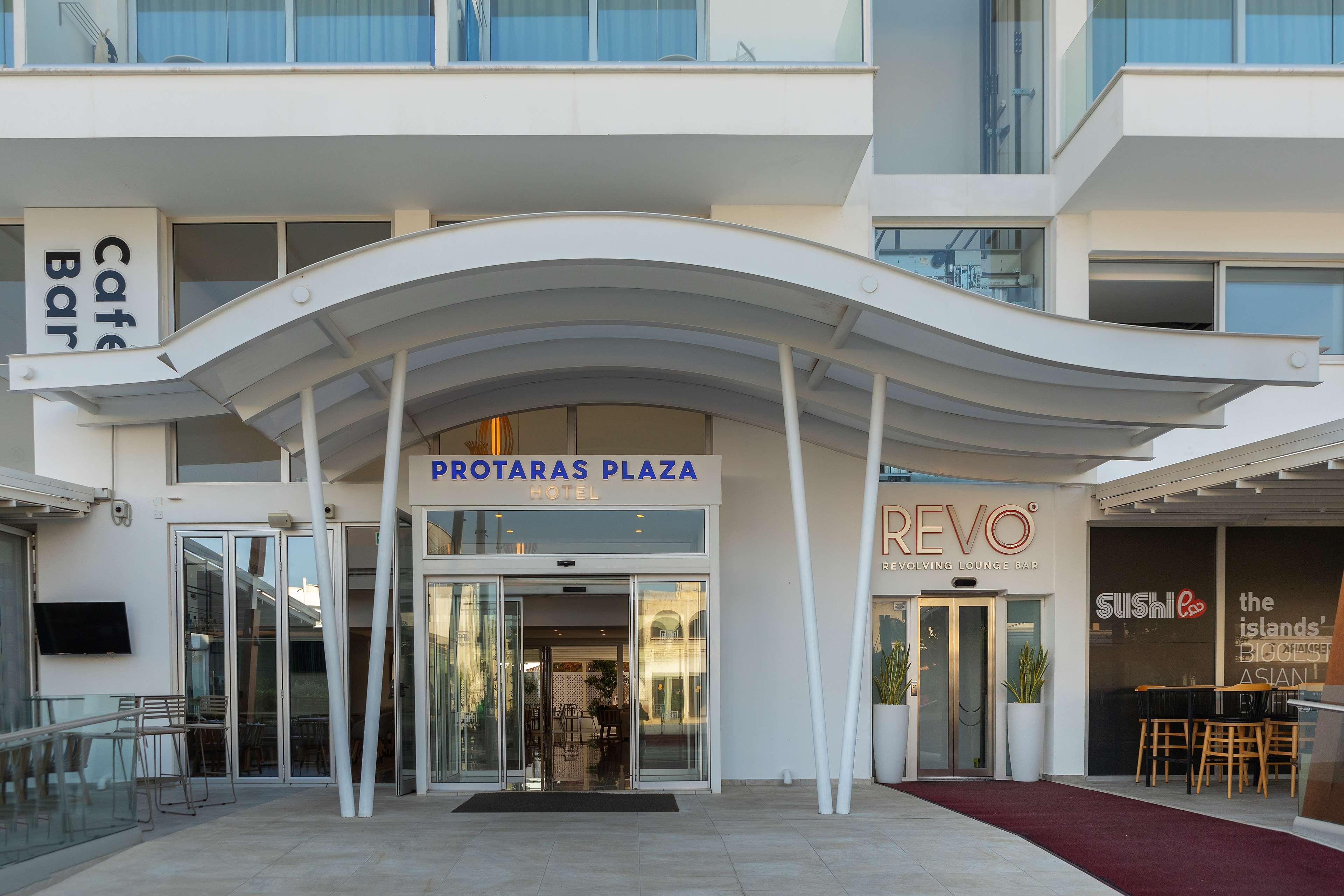 Plaza 3*