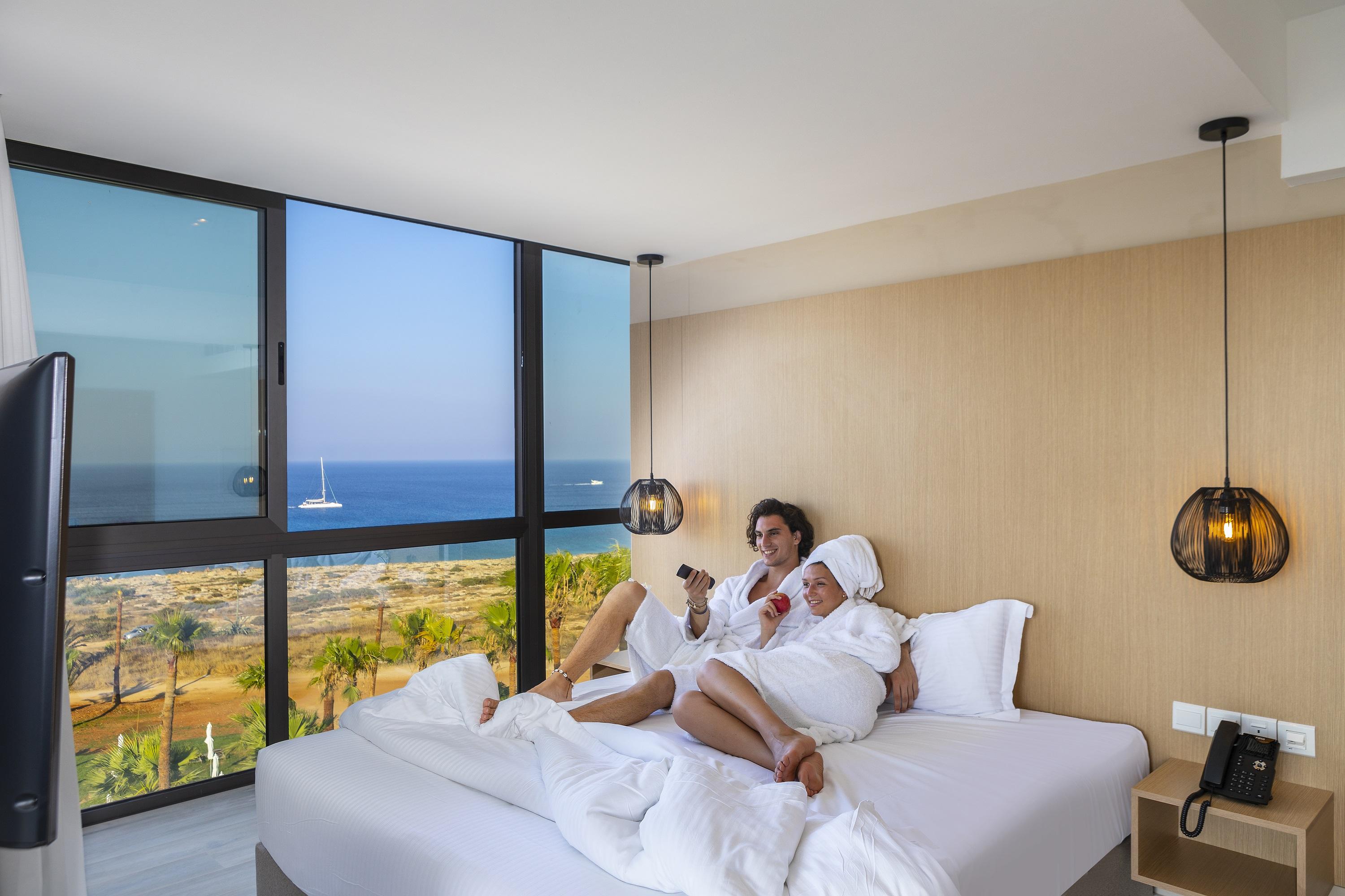 Hotel Leonardo Crystal Cove & - Adults Only 4*