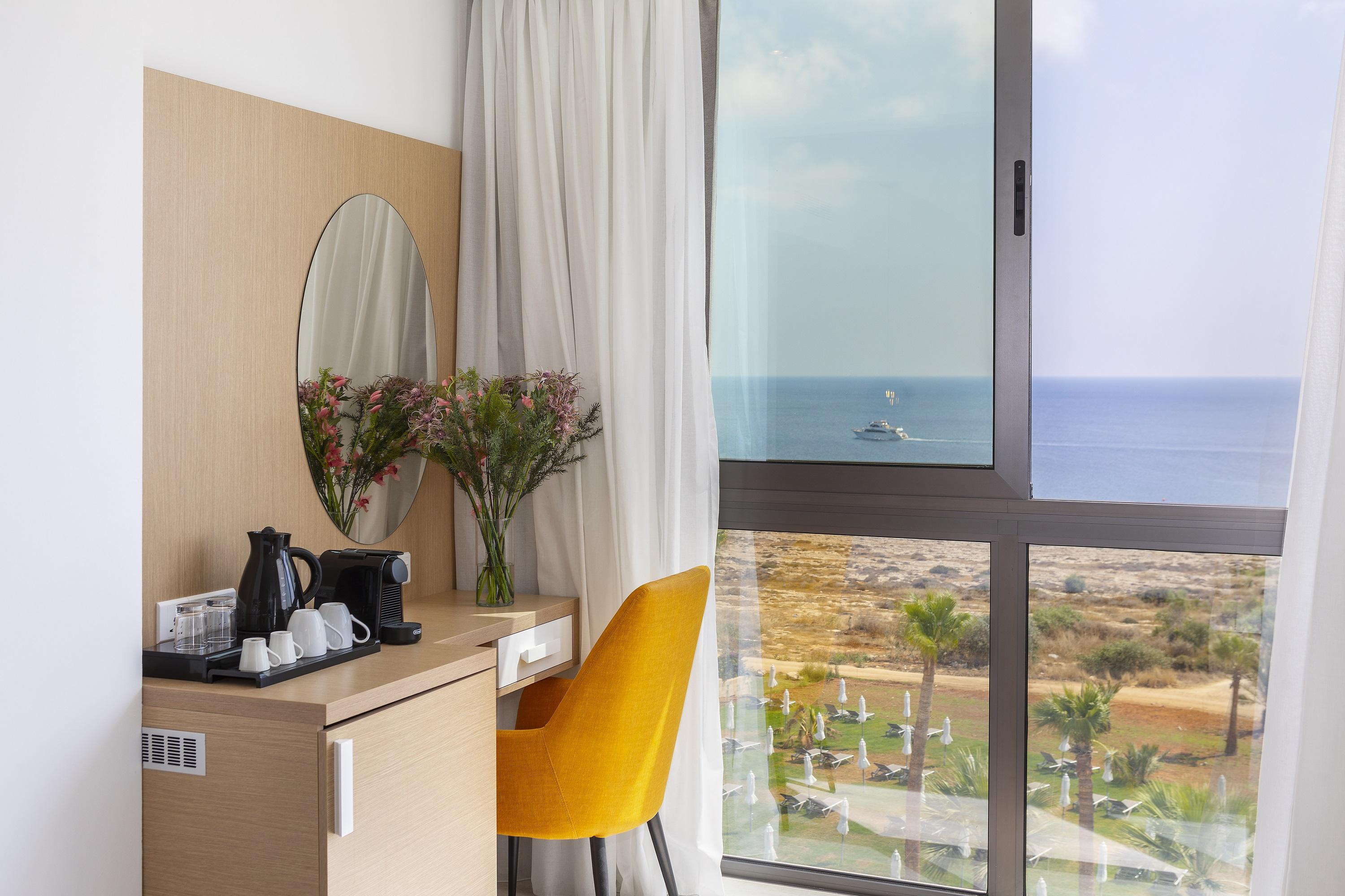 Leonardo Crystal Cove & - Adults Only 4* Protaras