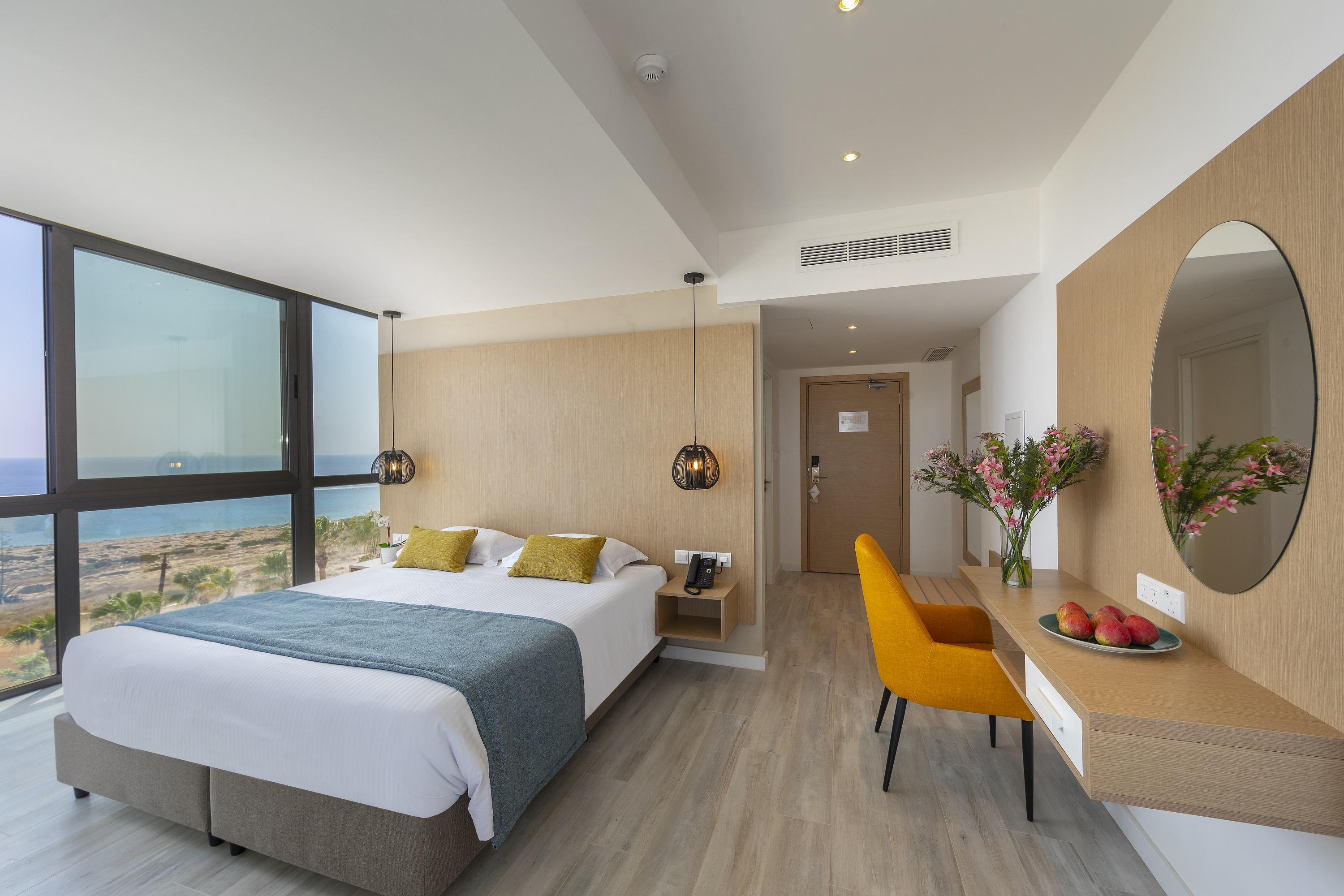 Leonardo Crystal Cove & - Adults Only Hotel