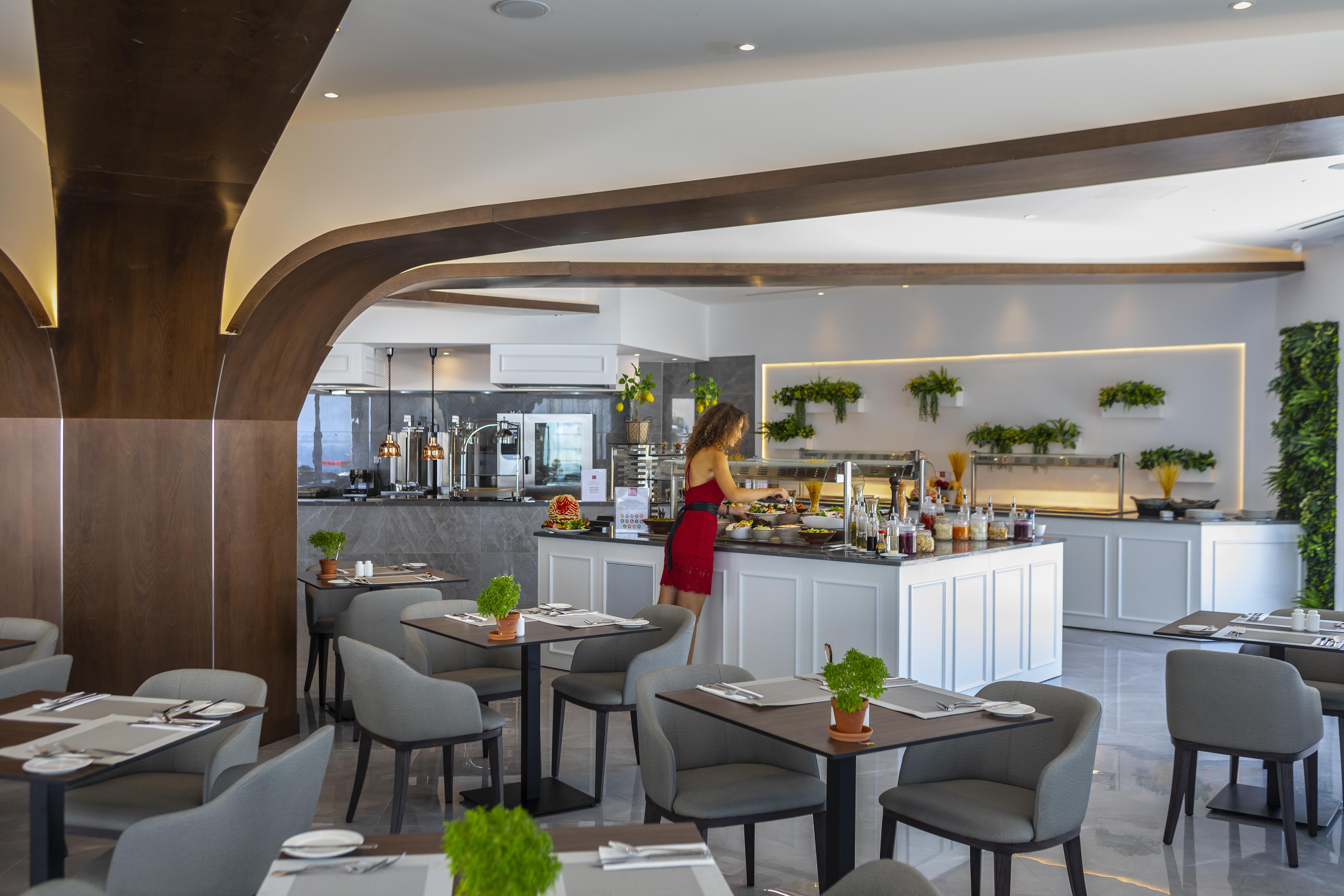 Leonardo Crystal Cove & - Adults Only 4*