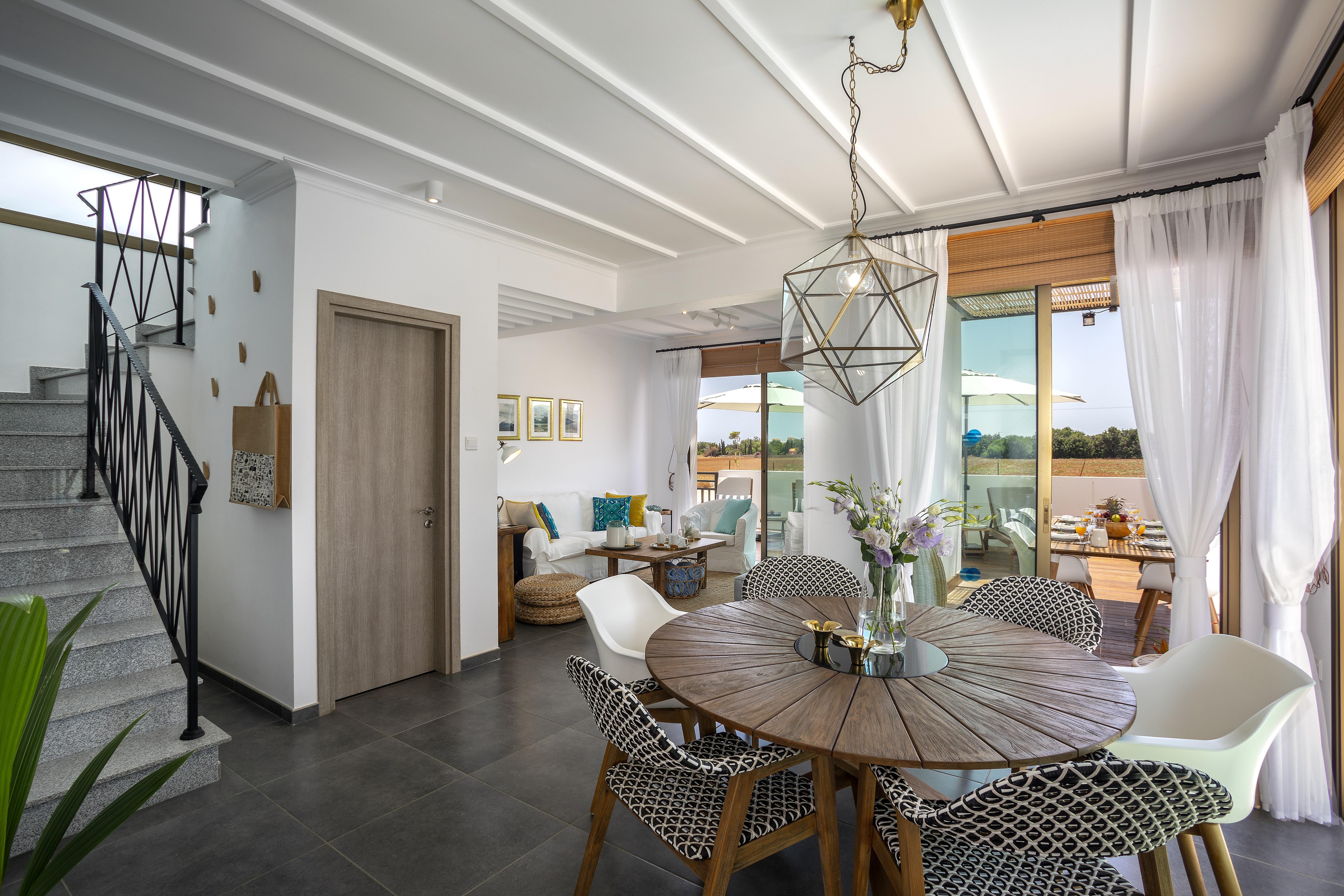 Chris Le Mare Luxury *