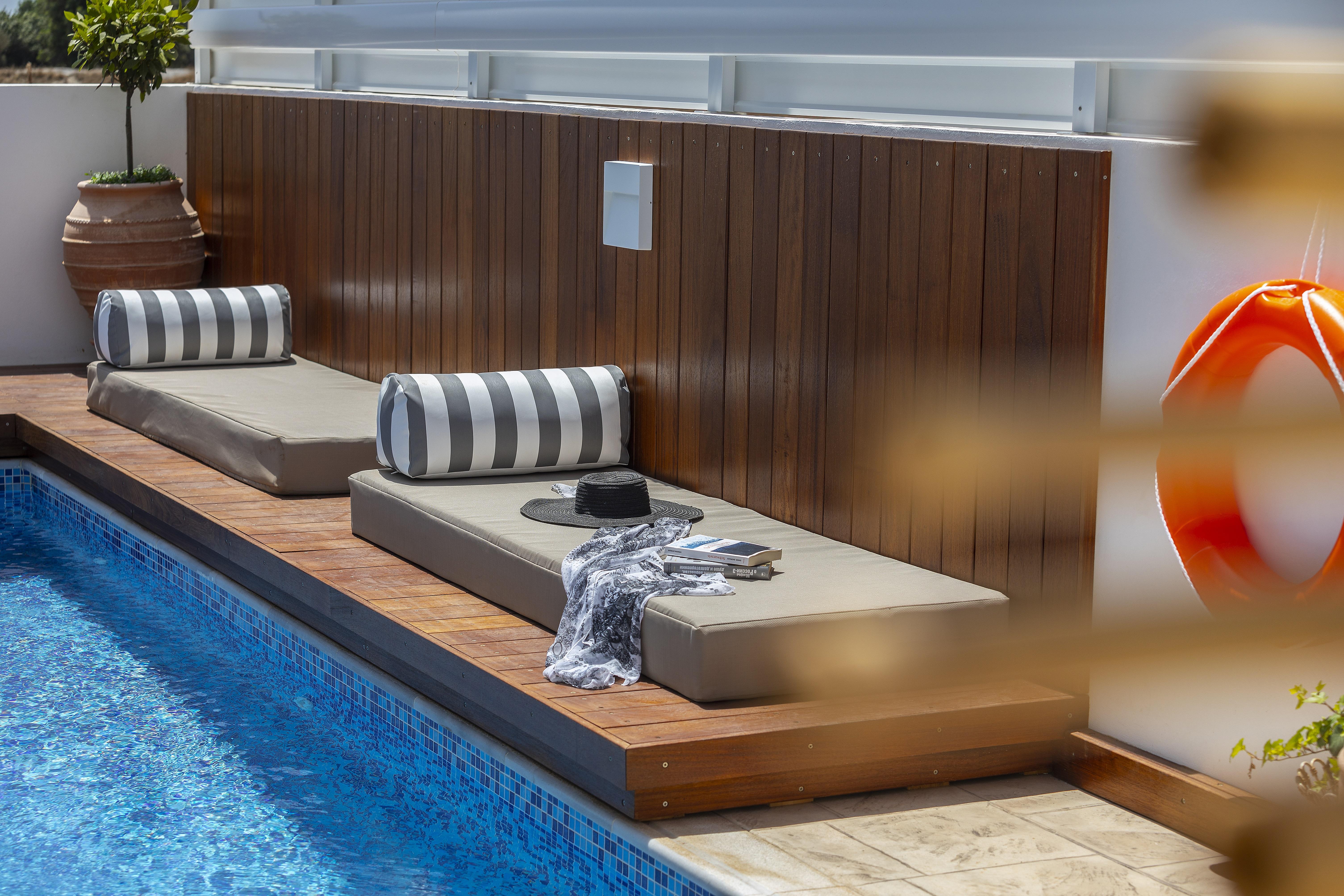 Chris Le Mare Luxury * Pernera