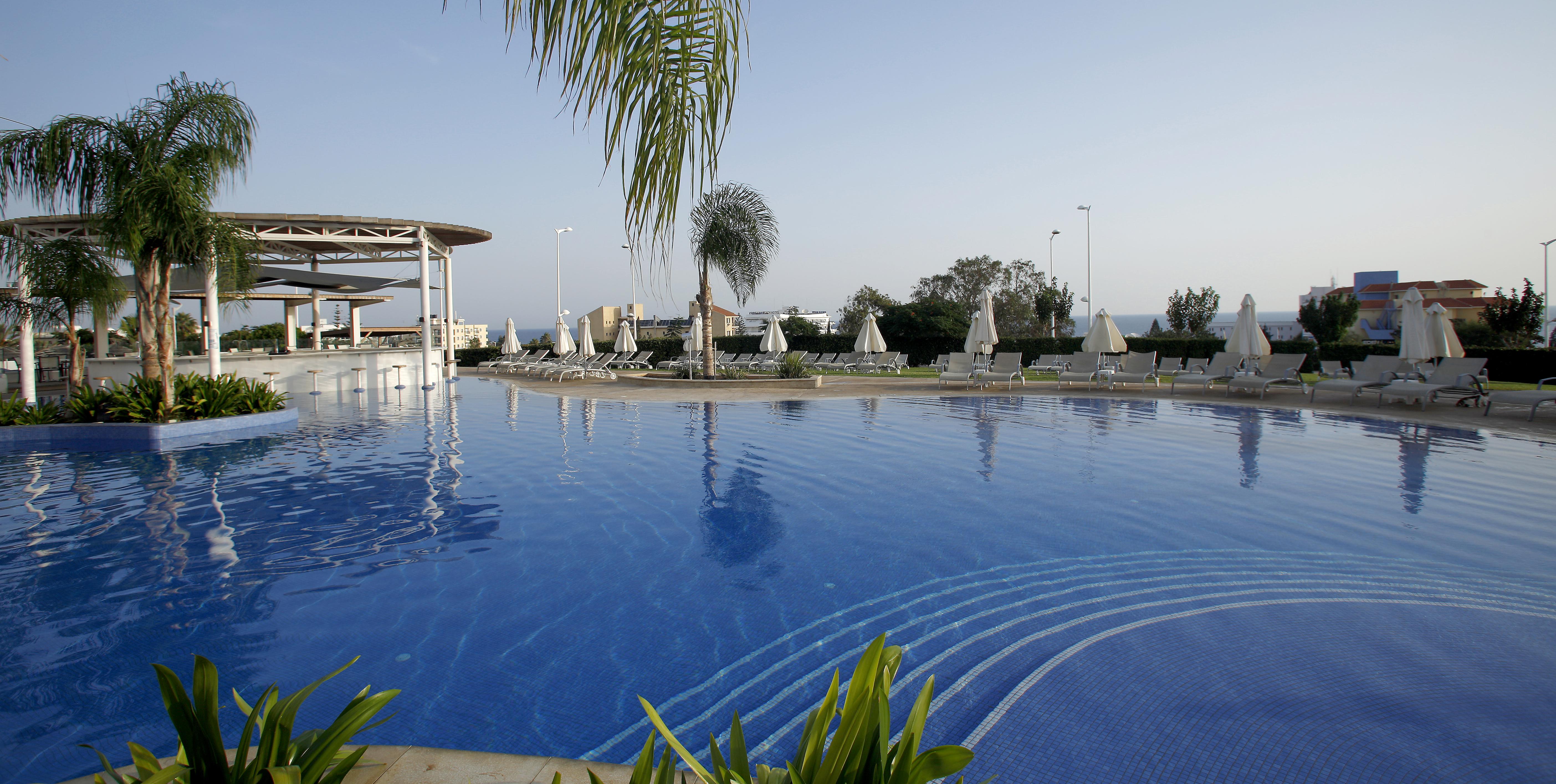 Sunrise Oasis & Waterpark Hotel