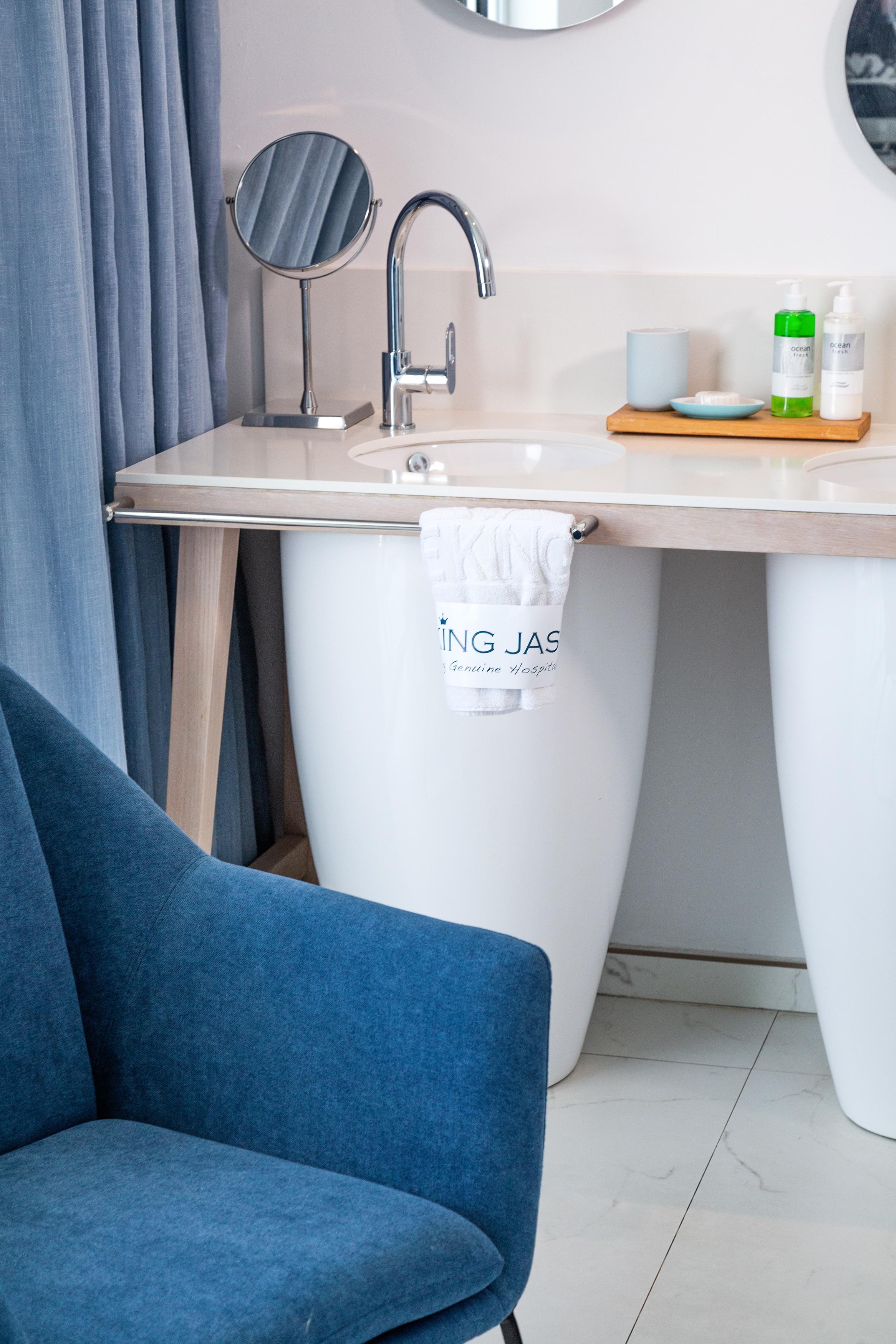 Hotel King Jason - Designed For Adults By Louis Protaras