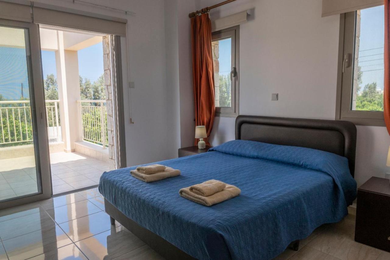 Rafaella Villa- Pvt Pool-near Sea/beach Villa Argaka