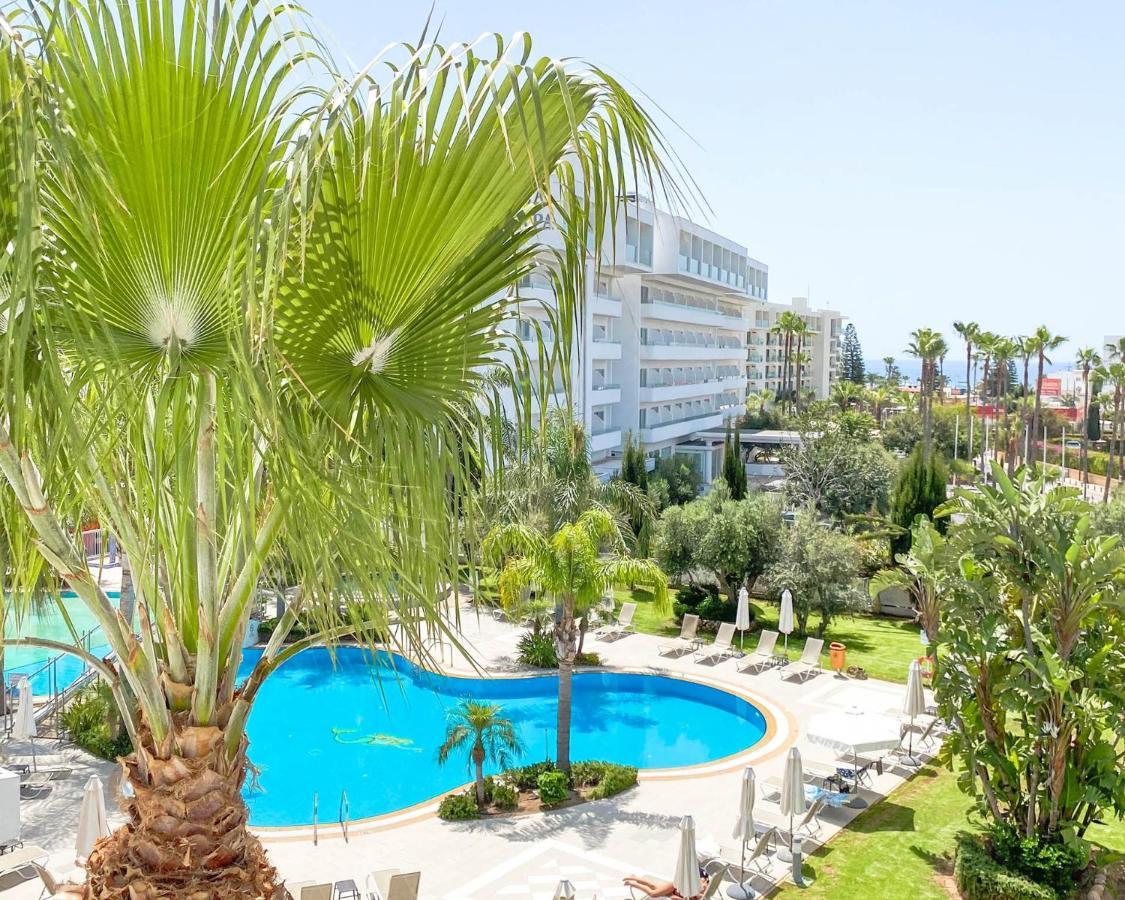 Anesis Hotel 3*