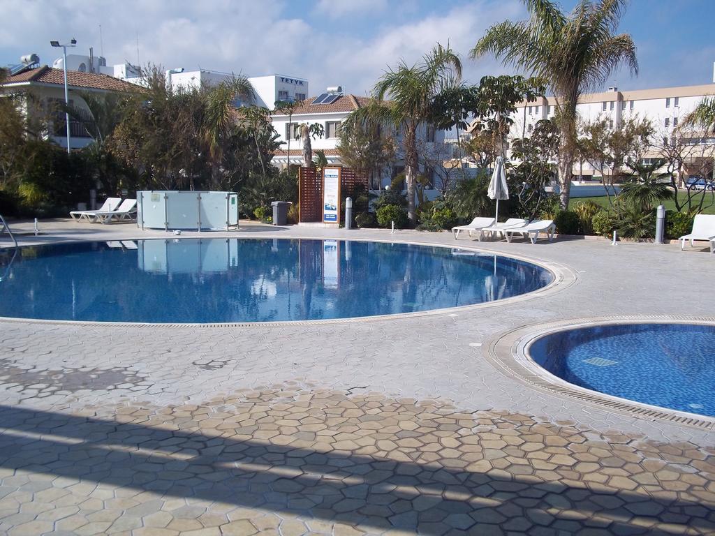 Bowker Protaras
