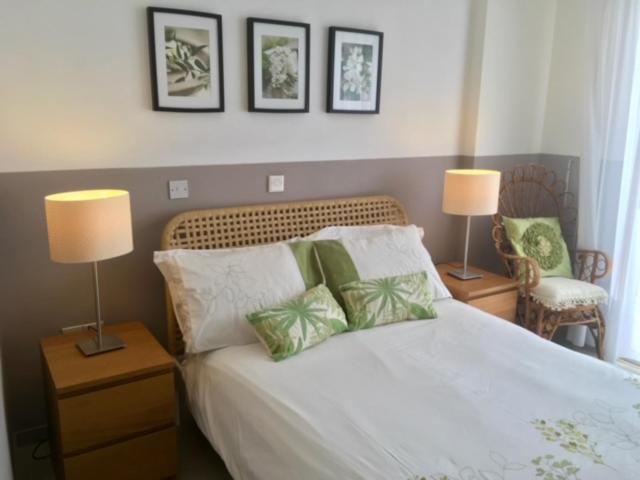 Modern And Stylish In Vanessa Complex Apartment