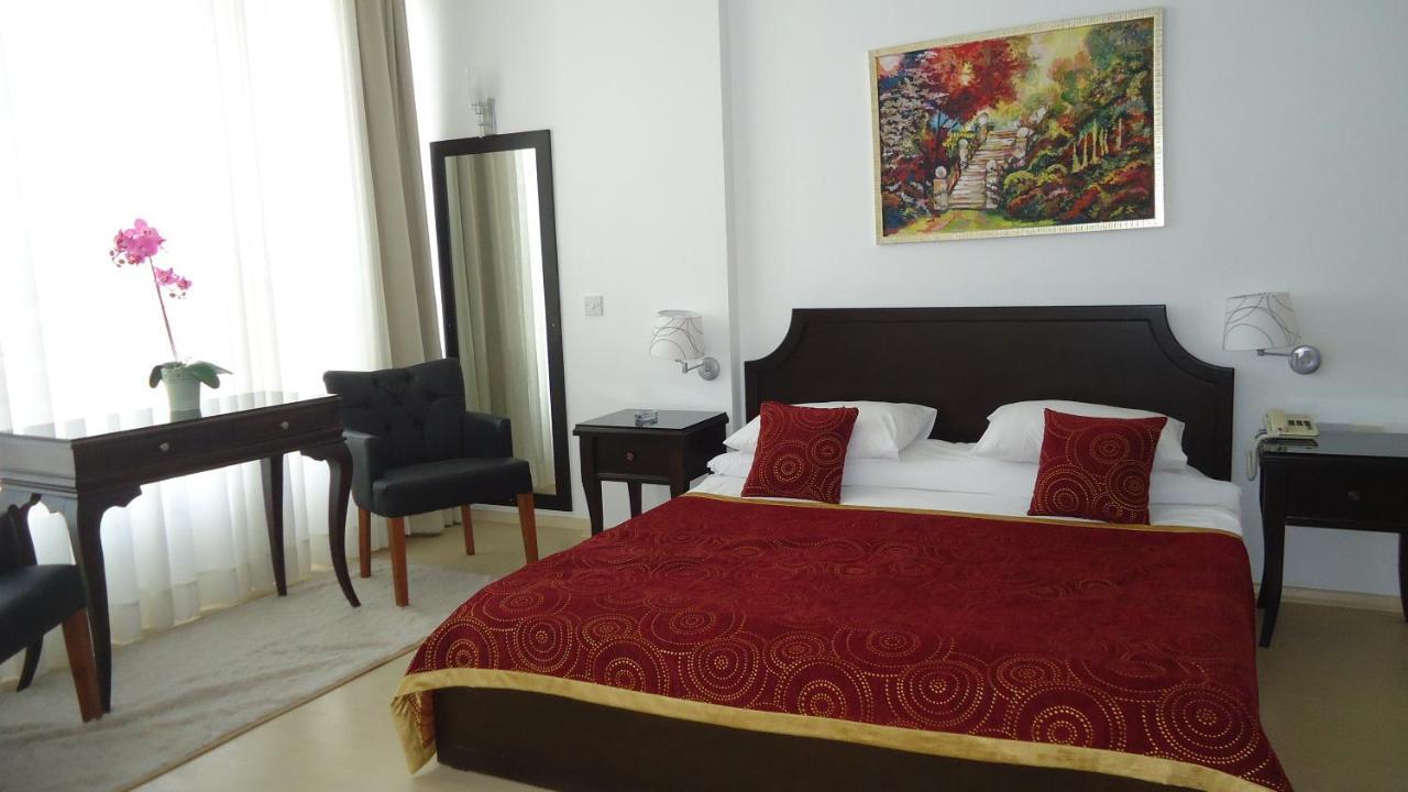 Ada Hotel Krini