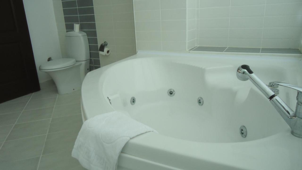 Hotel Ada *