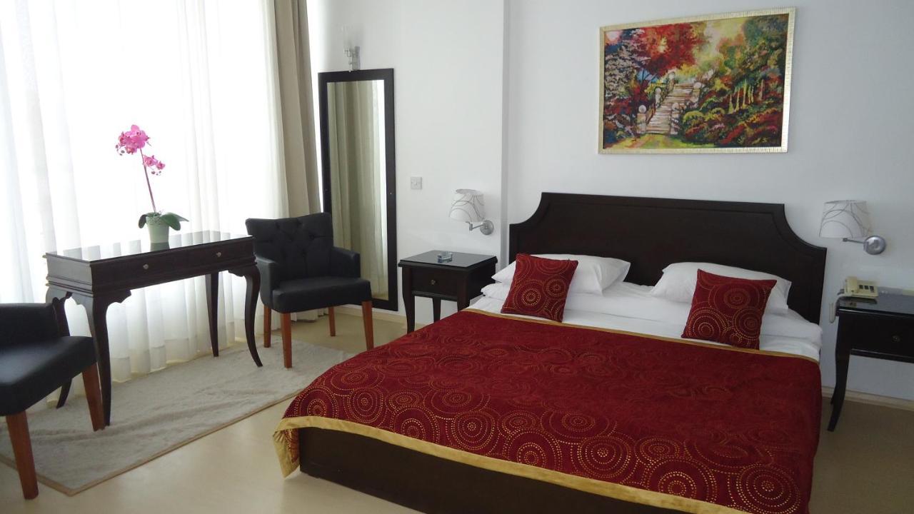 Ada Hotel