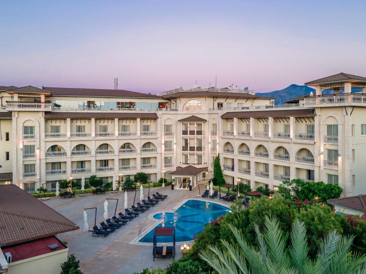 Hotel Savoy & Casino