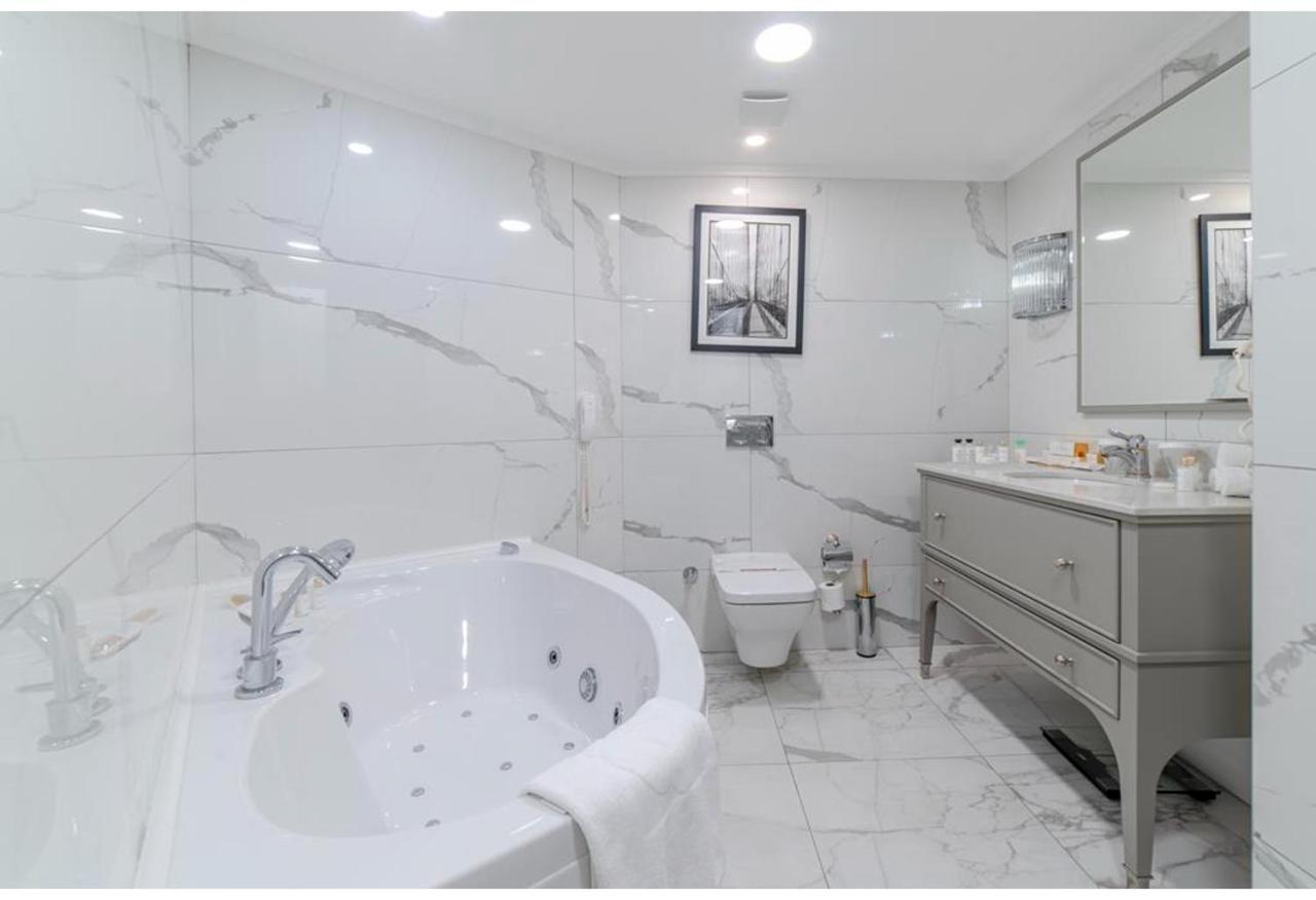 Savoy & Casino Hotel 5*