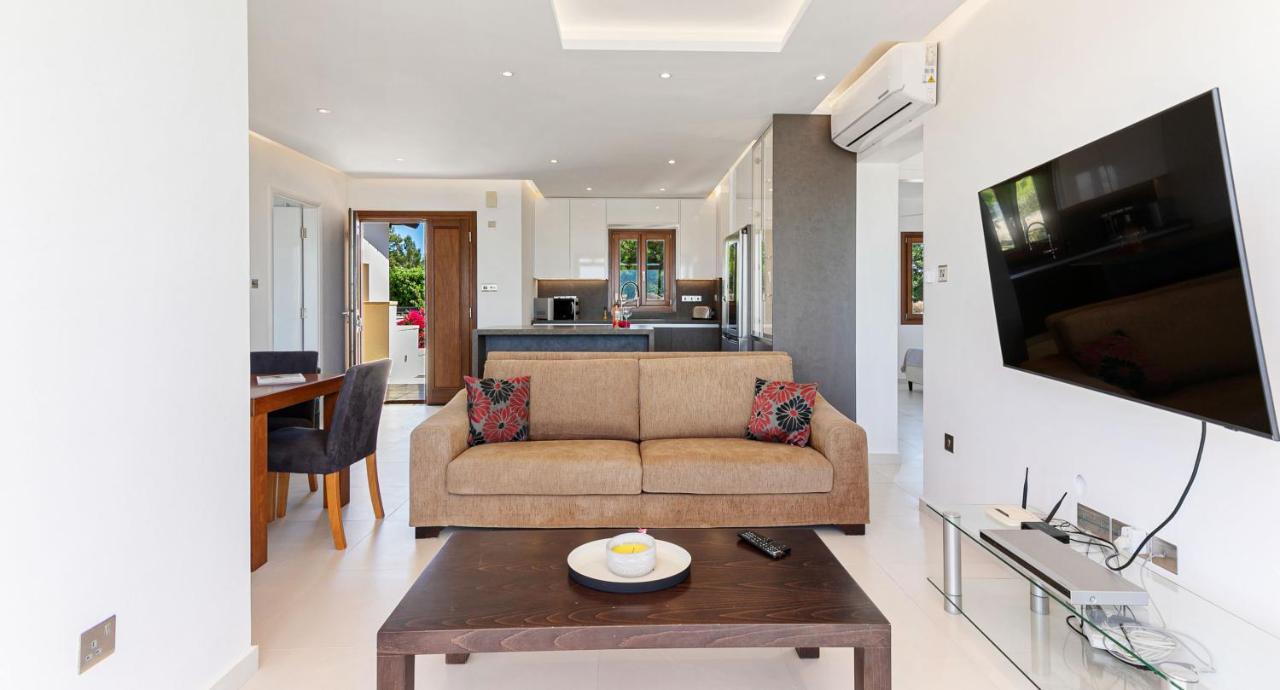 Modern Nz11 Large Balconies With Sea And Mountain Views Apartment Kouklia