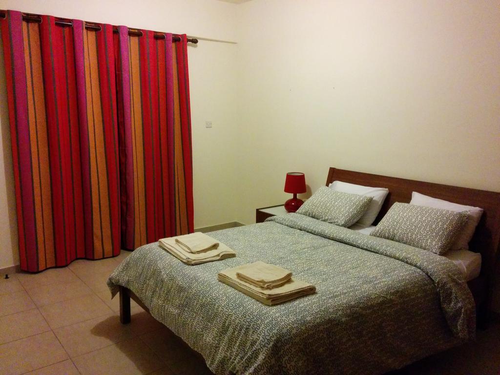 Lakis Court Apartment *
