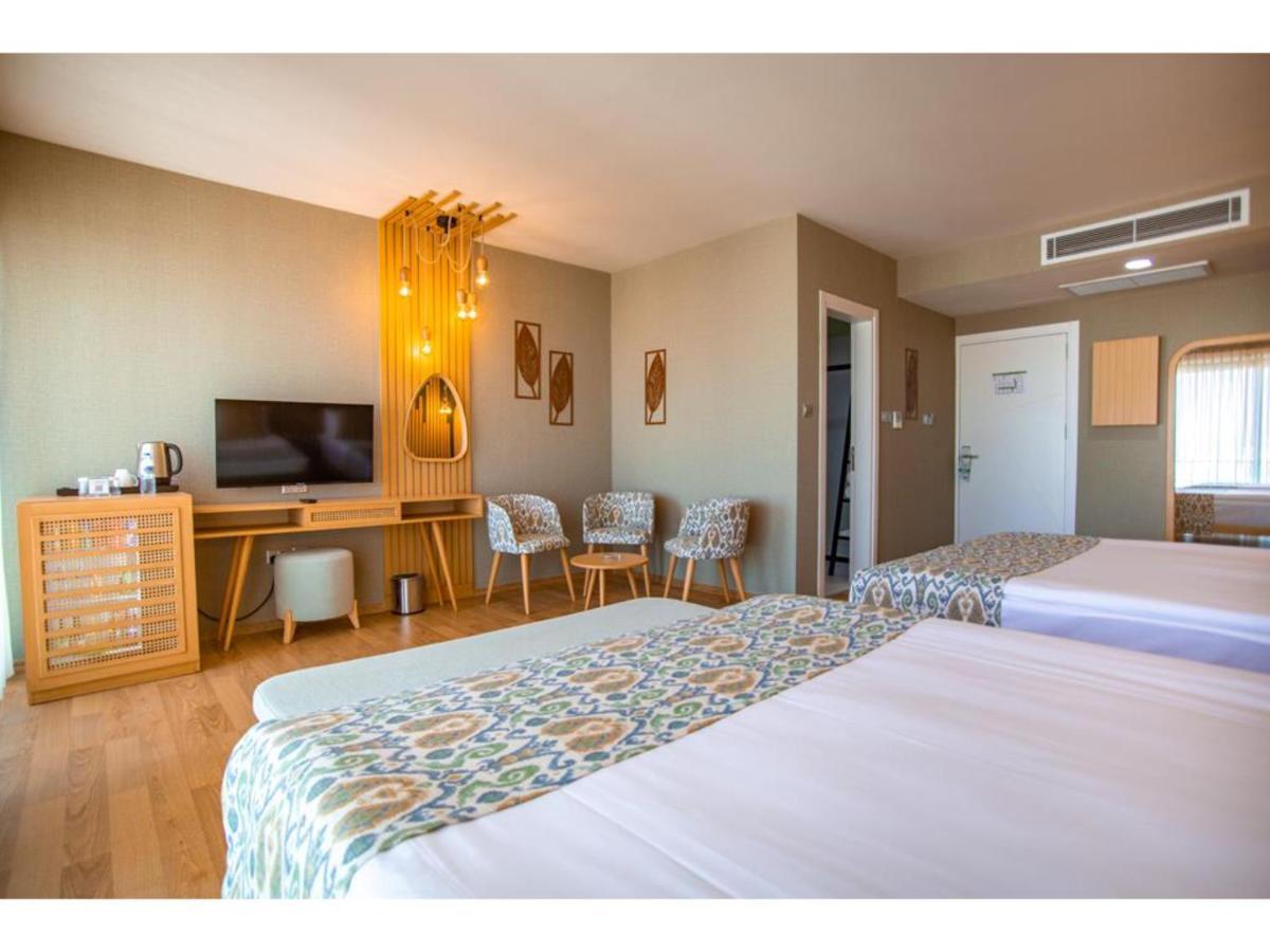 La Terrazza Hotel *