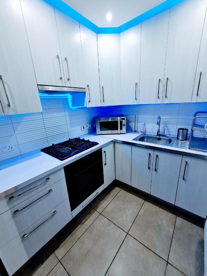 Hidden Lights Deluxe Apartment *