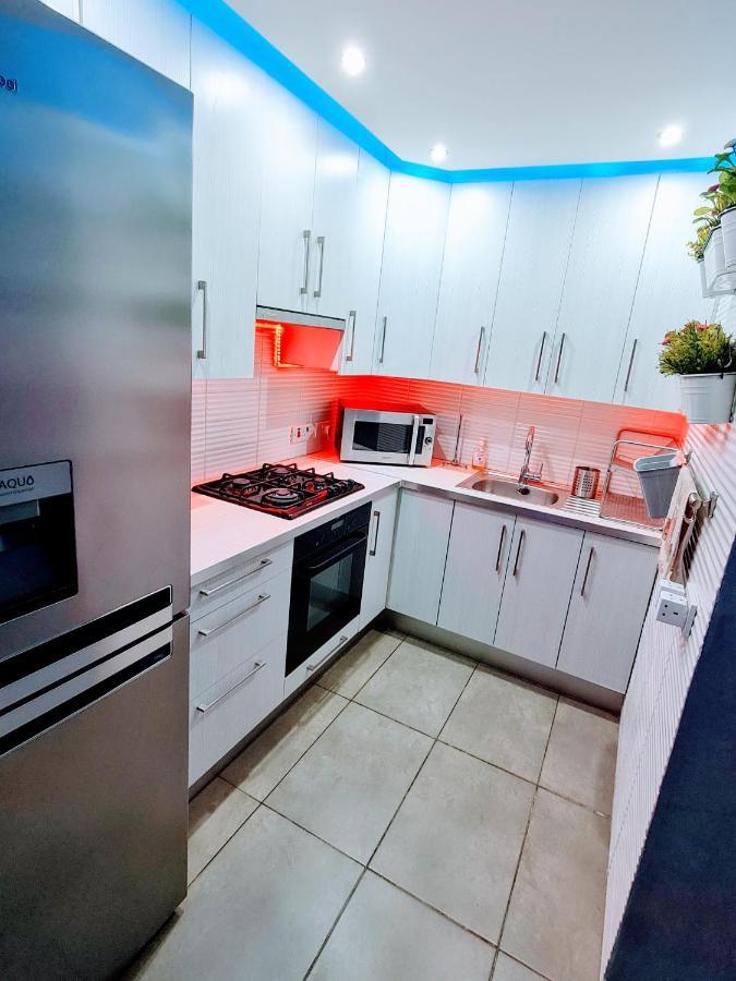 Hidden Lights Deluxe Apartment *