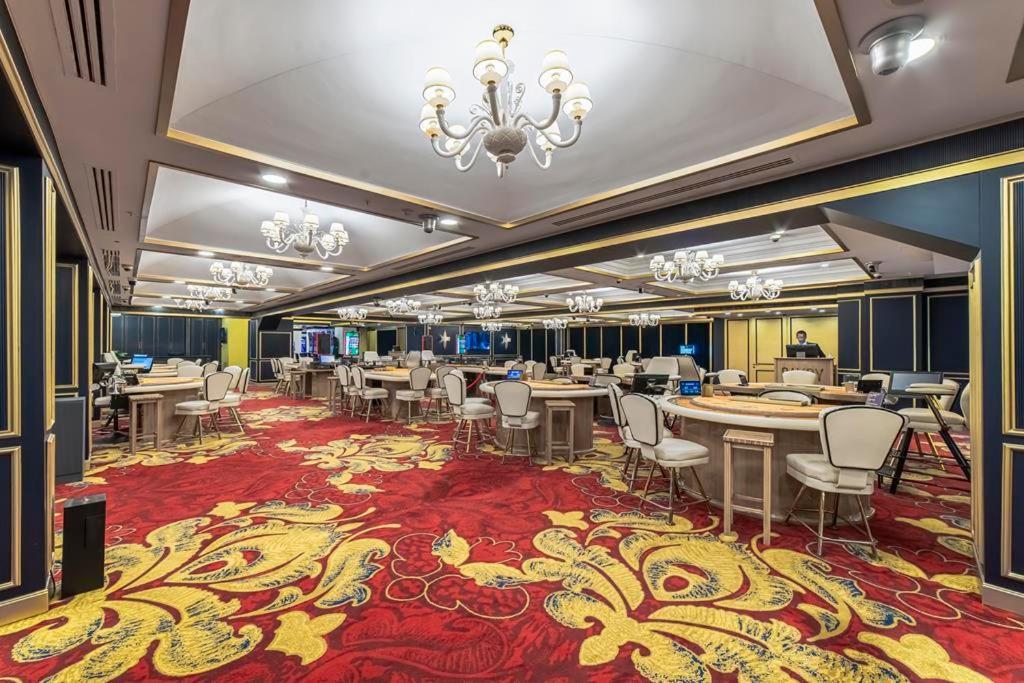 Savoy & Casino Hotel 5*