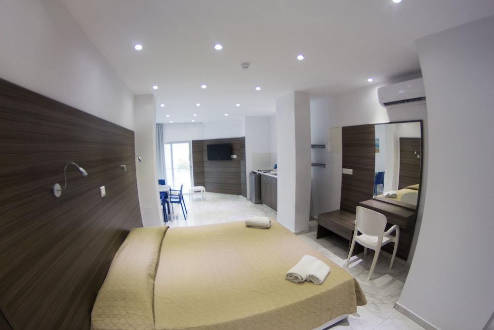 Rio Gardens Apartment 2*