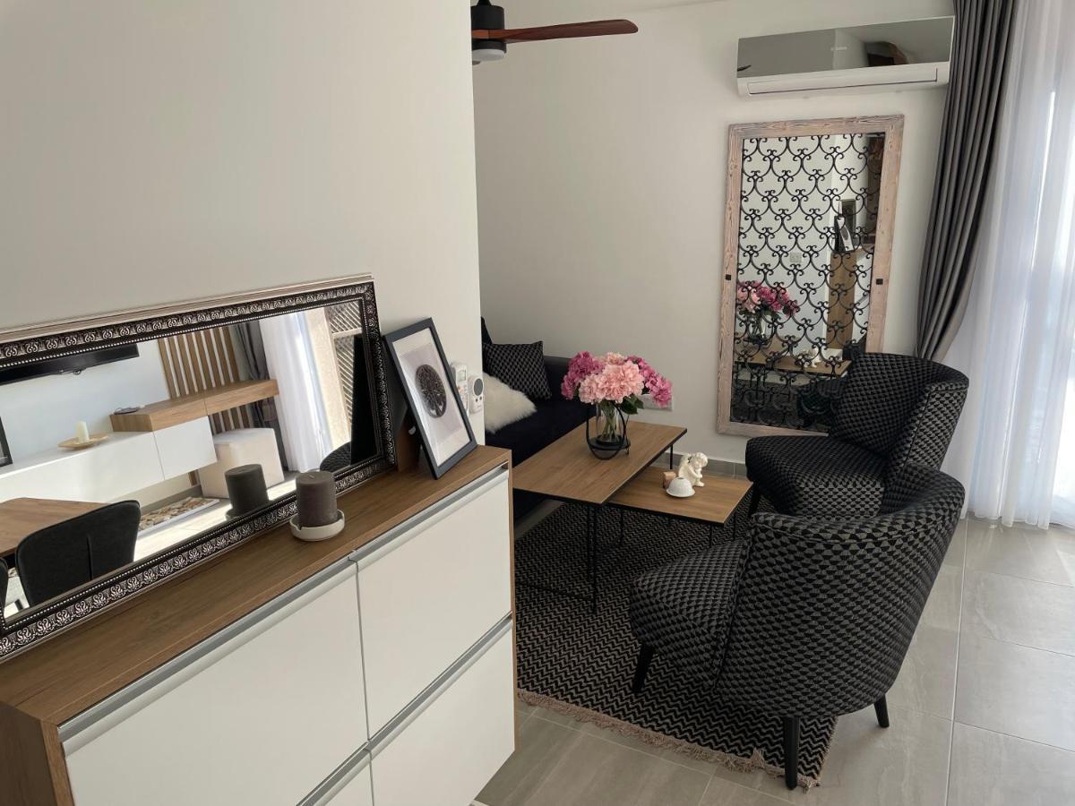 Seaside Modern For Family * Vokolidha