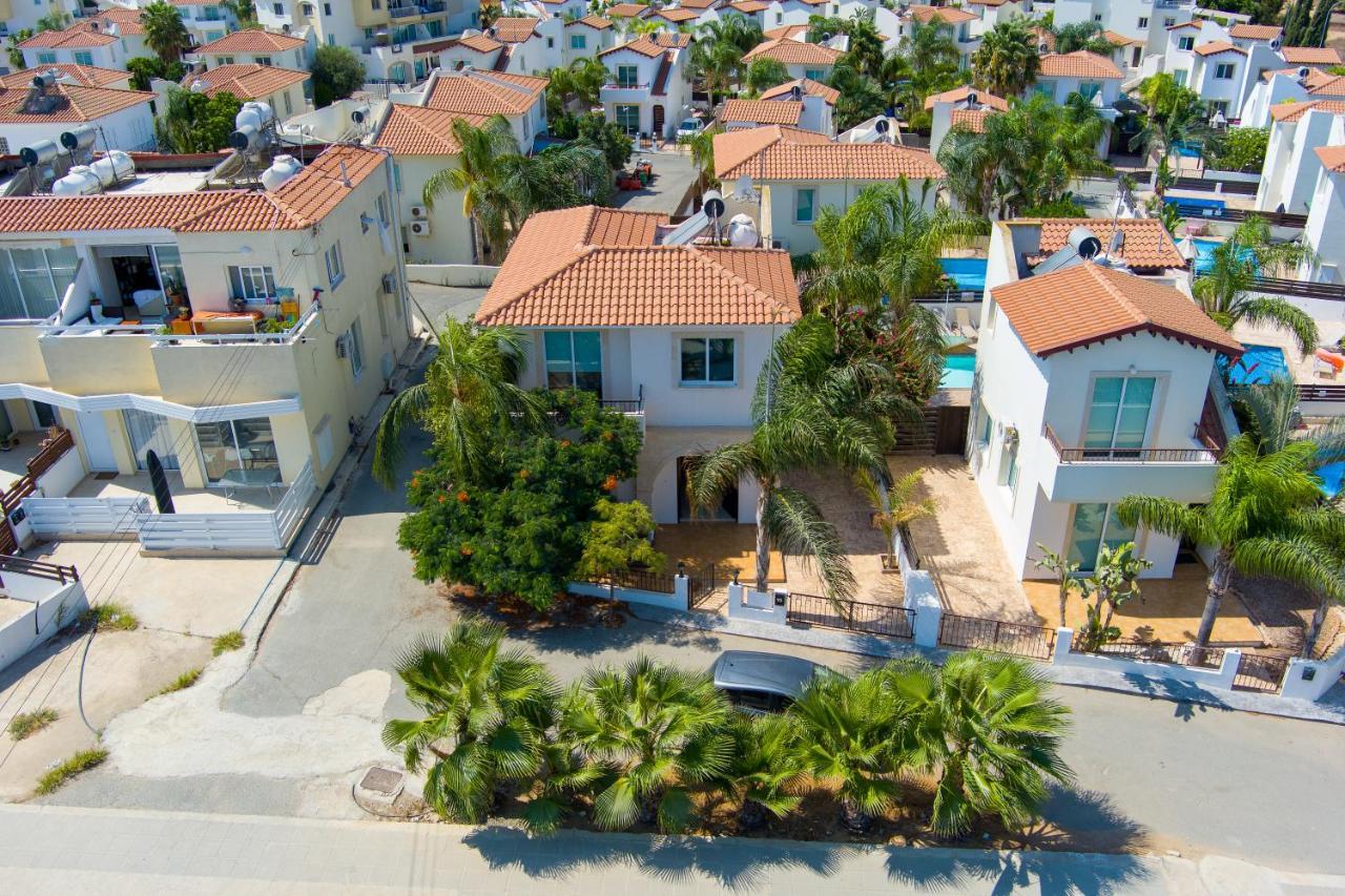 Villa Sirena, Pernera, Valentino Paralimni