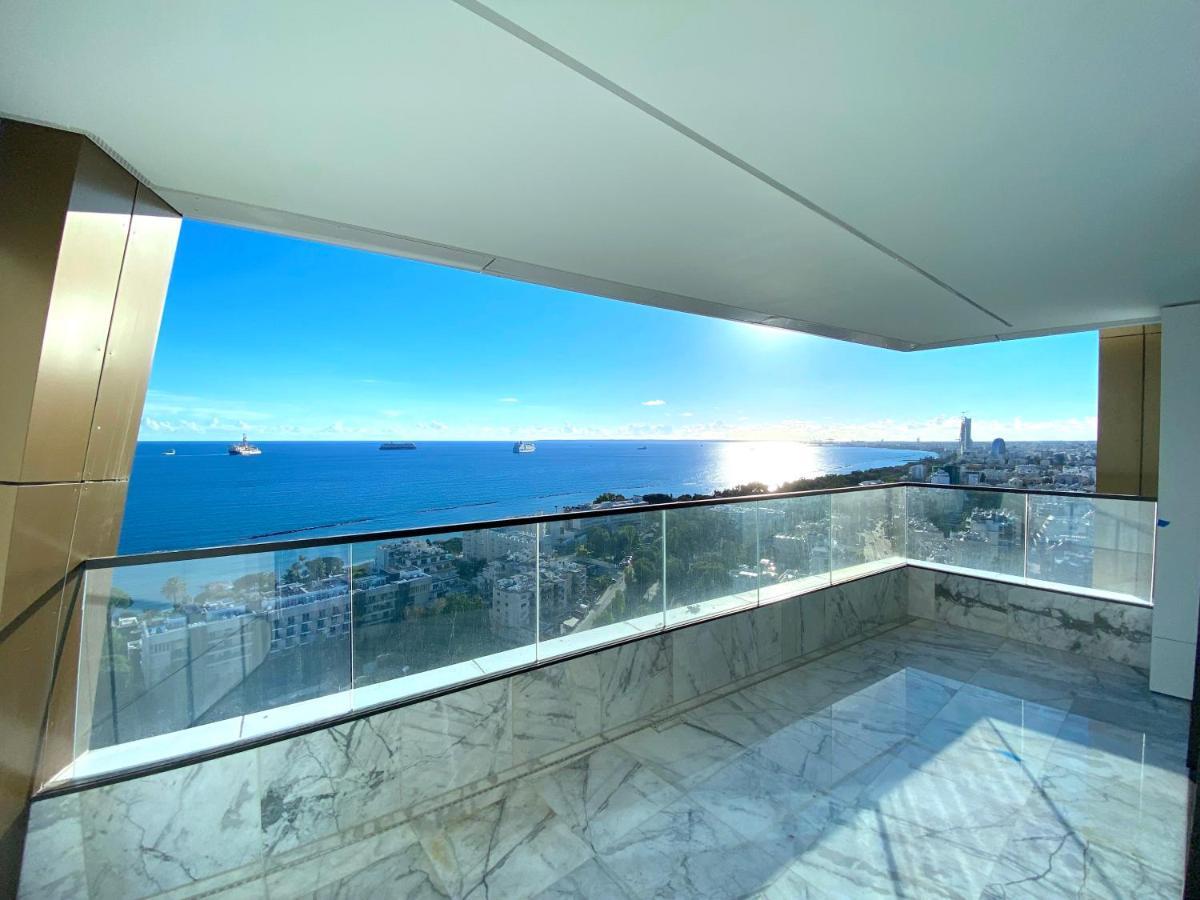 Luxury Private -