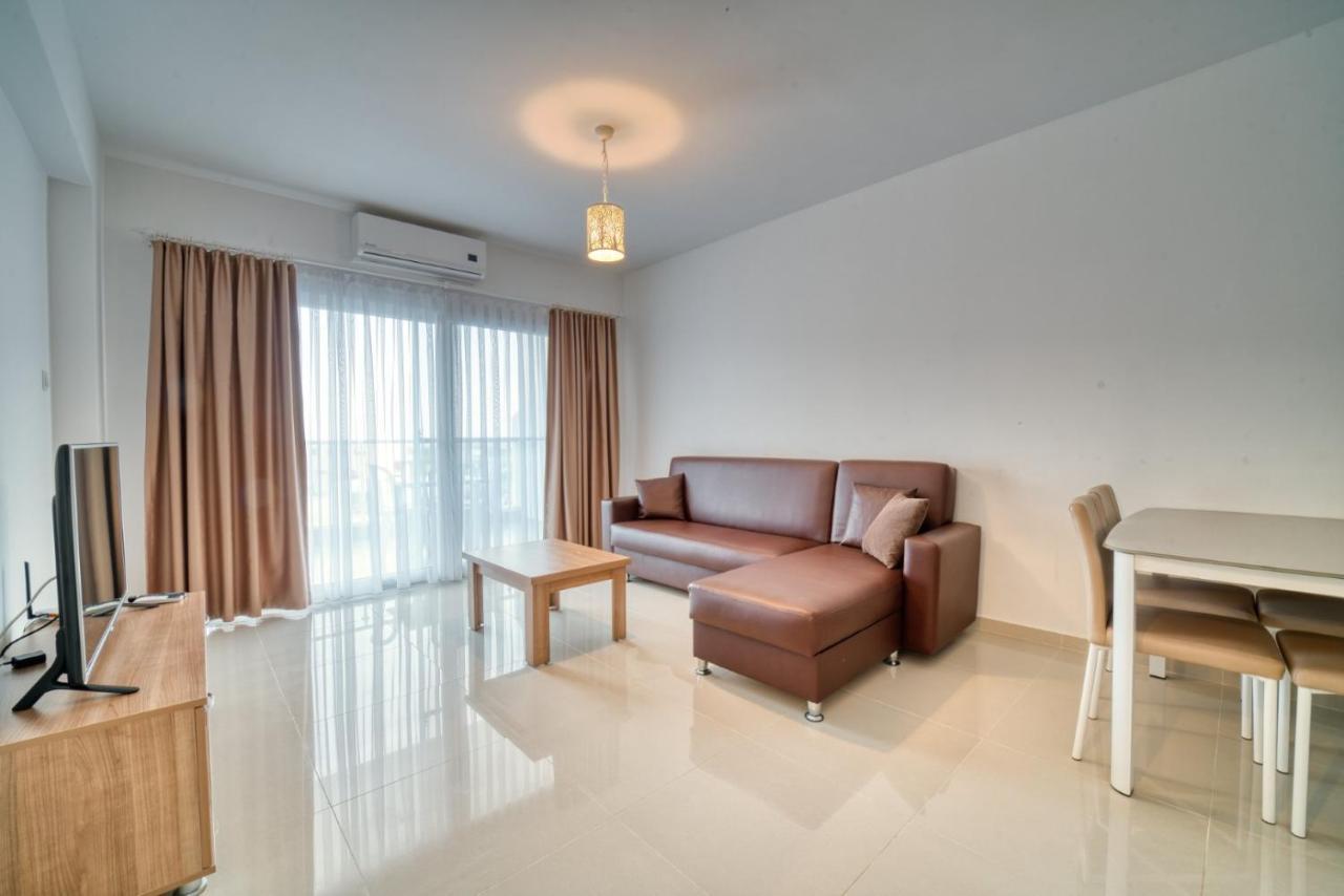 Caesar & Apartment *