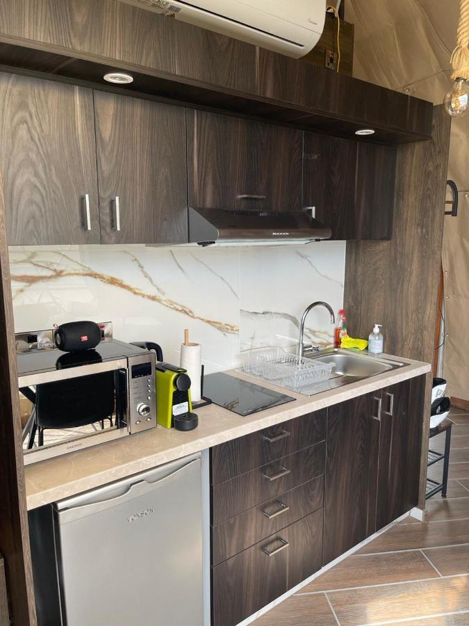 Glamping Boutique Luxe tent Agros